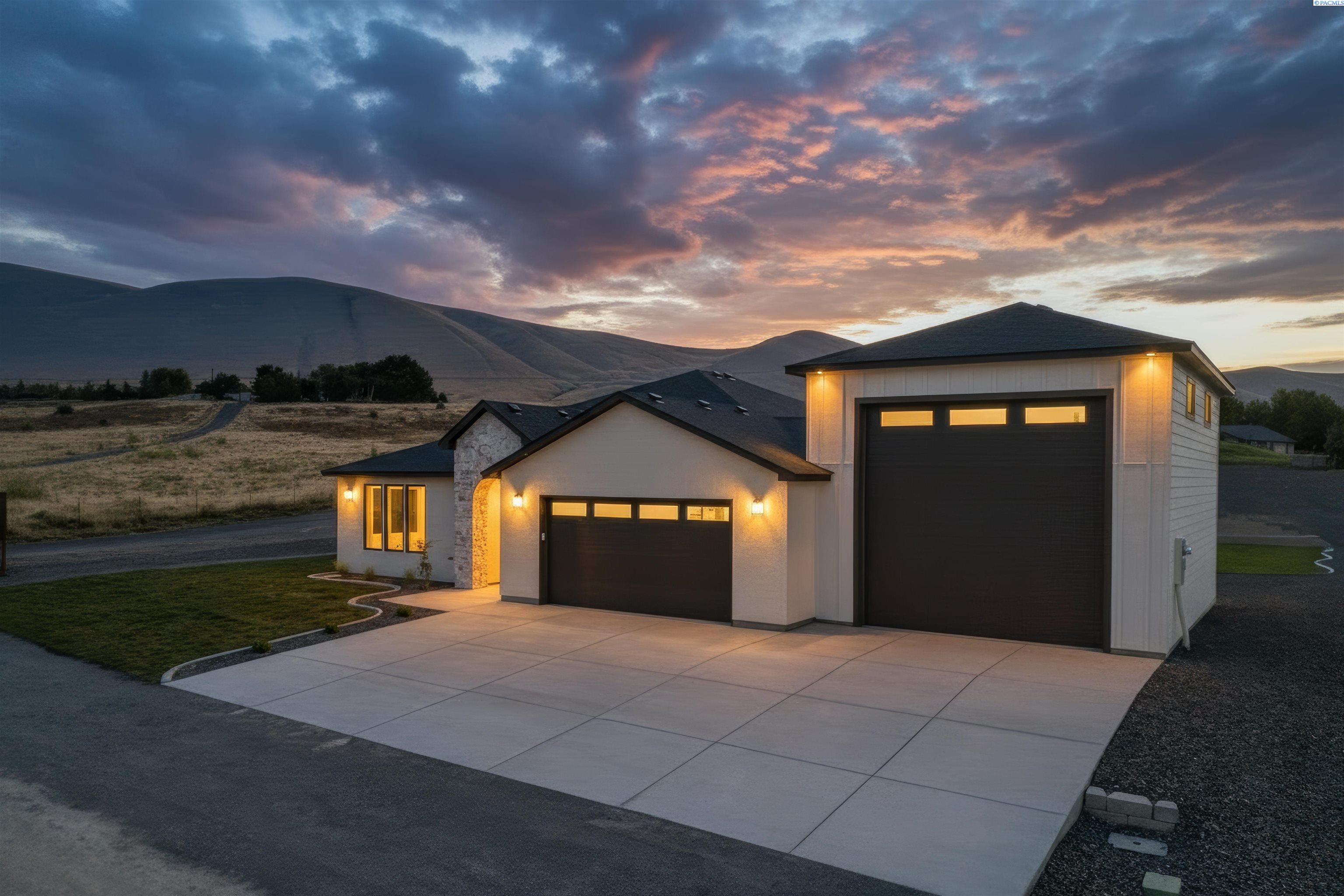 6600 E 2nd St, Benton City, WA 99320-9932