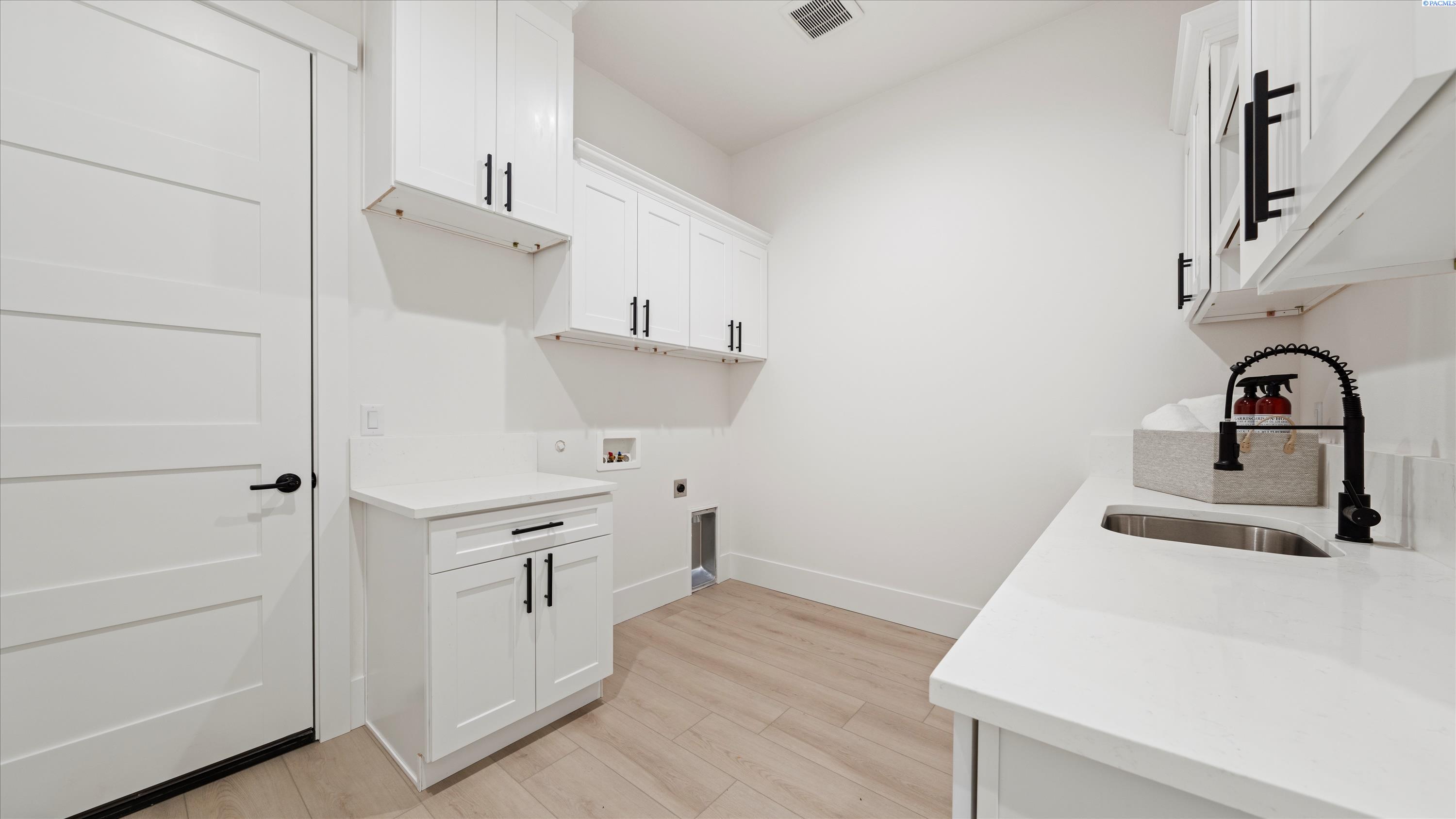 1001 S Florida Pl, Kennewick, WA 99352