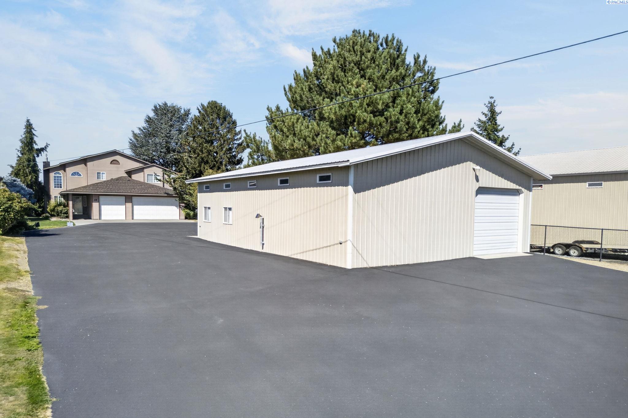 39 Paradise Dr, Burbank, WA 99323