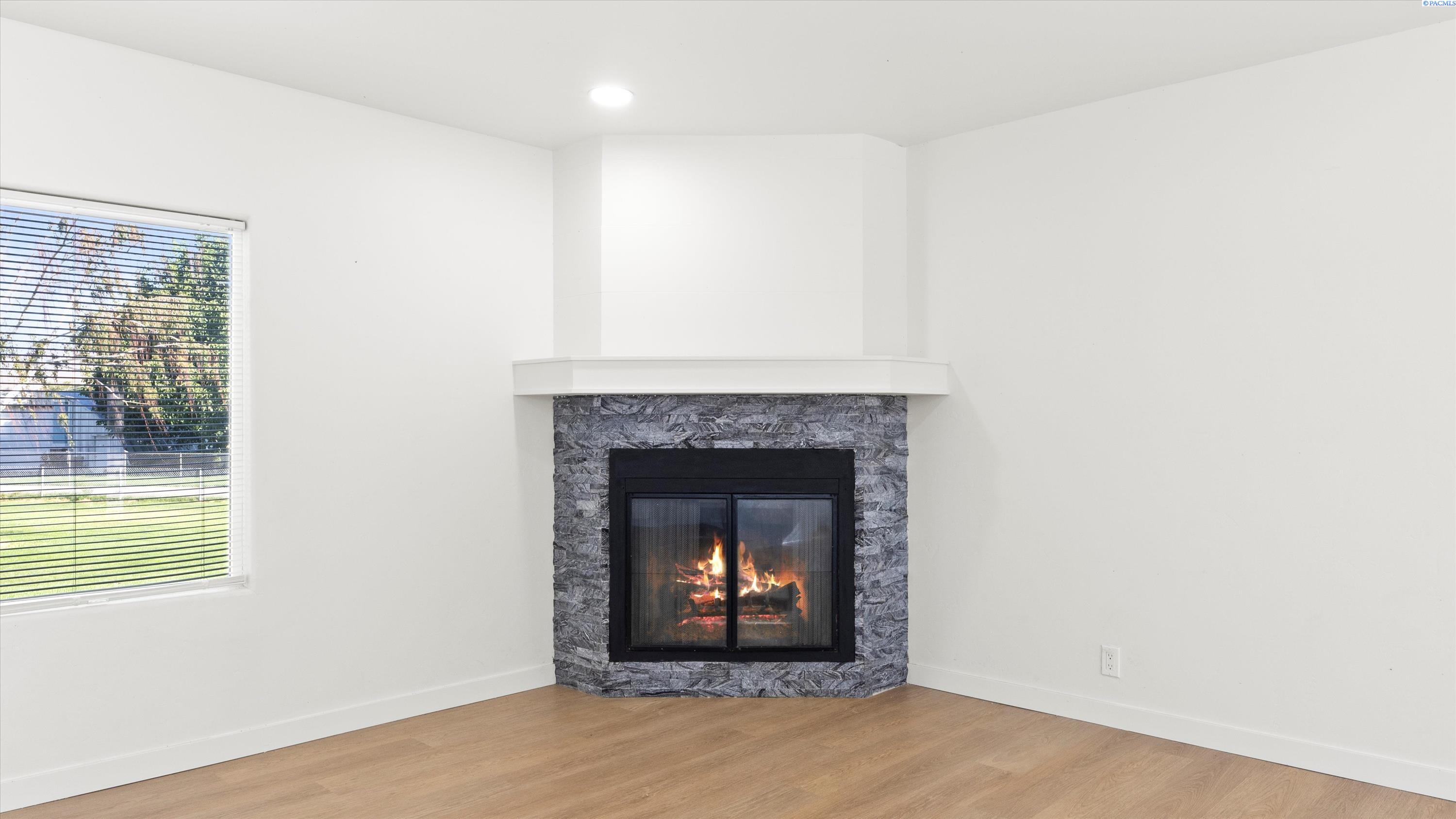 2105 E Mason Pr Ne, Benton City, WA 99320