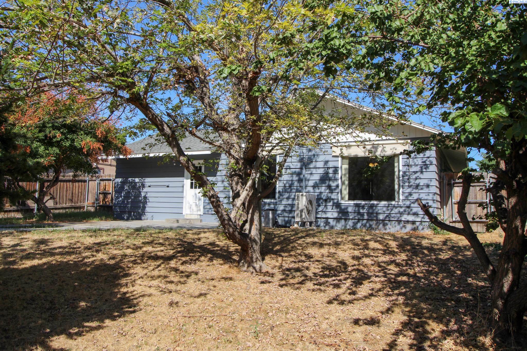 1425 W 7th Ave, Kennewick, WA 99336