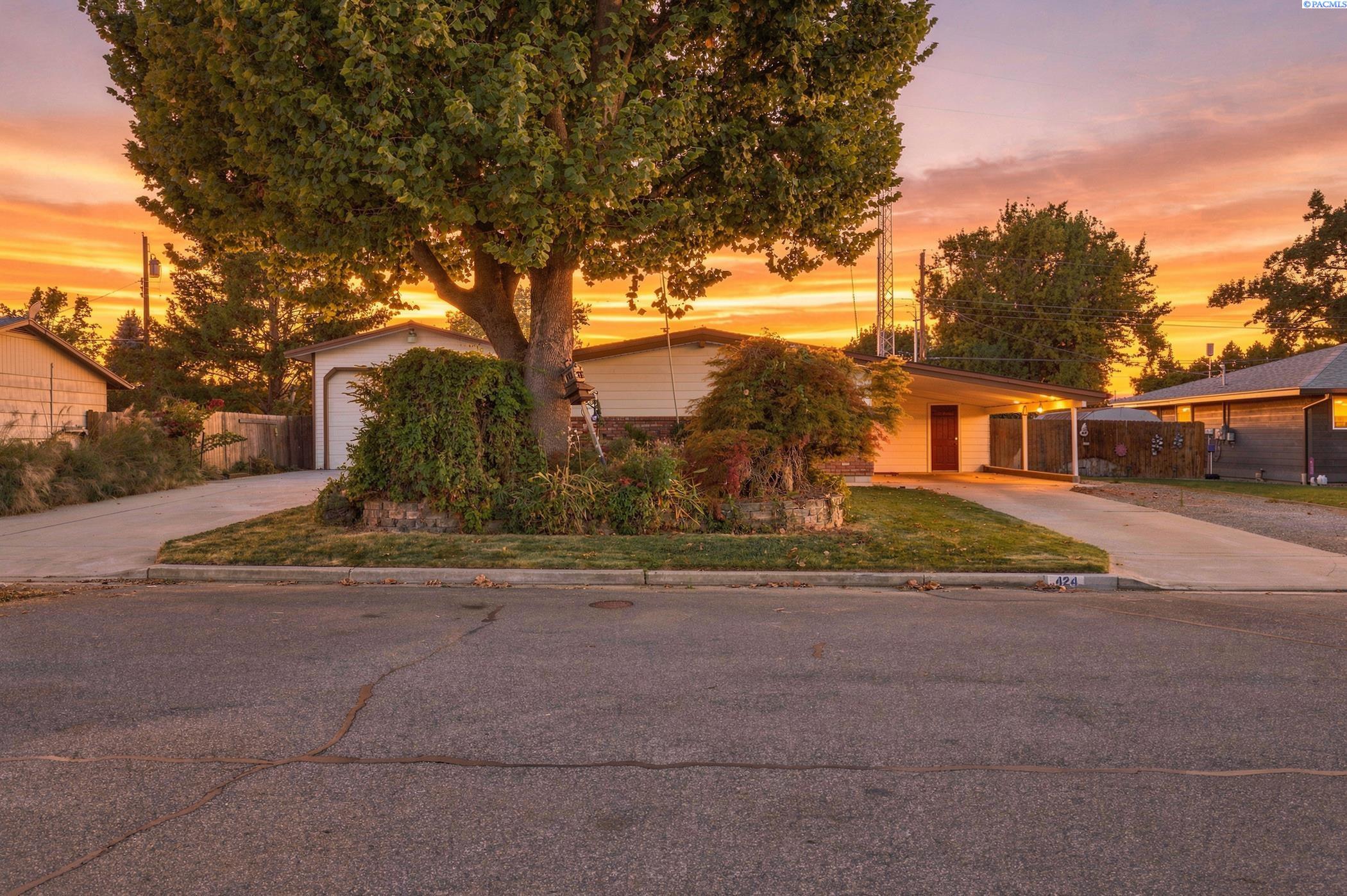 424 S Dawes, Kennewick, WA 99336