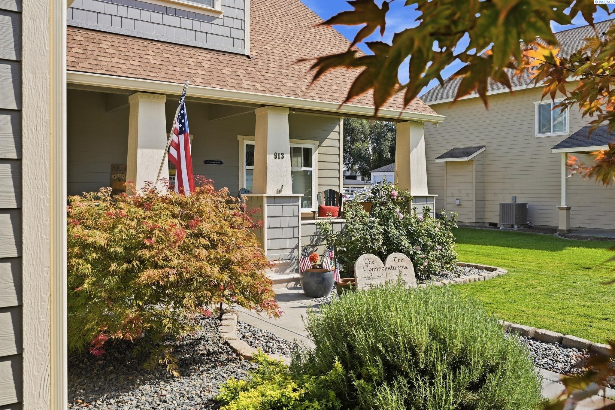 913 Christopher Ln, Pasco, WA 99301-2068