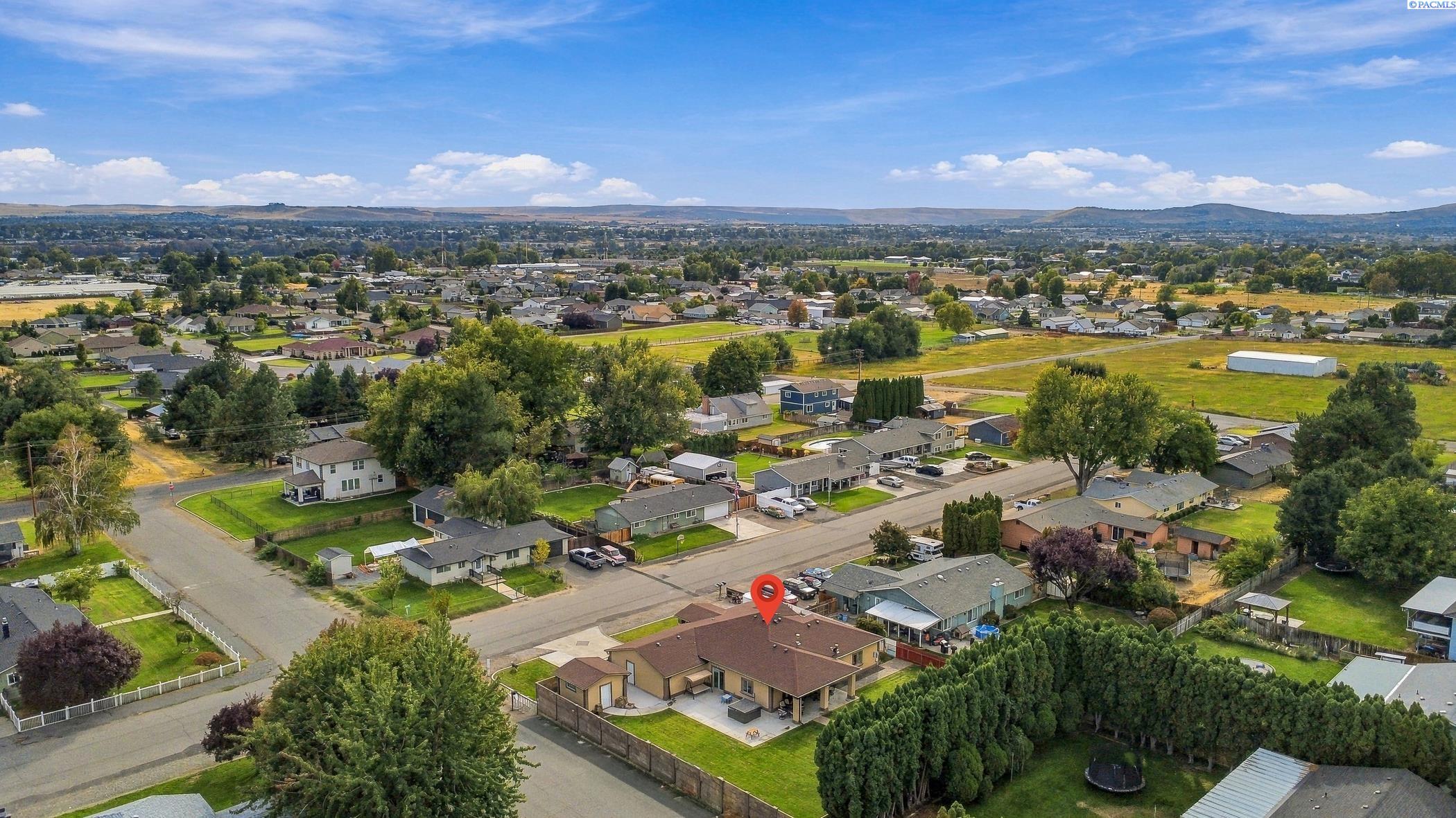 6205 Melville Rd, Pasco, WA 99301