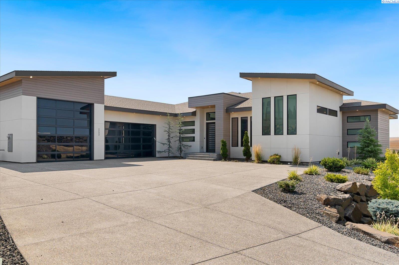 2243 S Wilson Pl, Kennewick, WA 99338