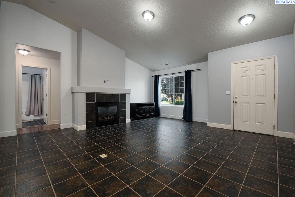 4412 Monterey Dr, Pasco, WA 99301