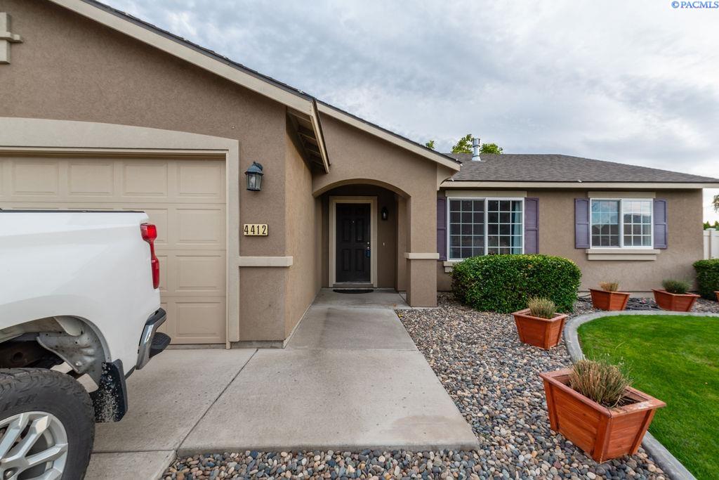 4412 Monterey Dr, Pasco, WA 99301