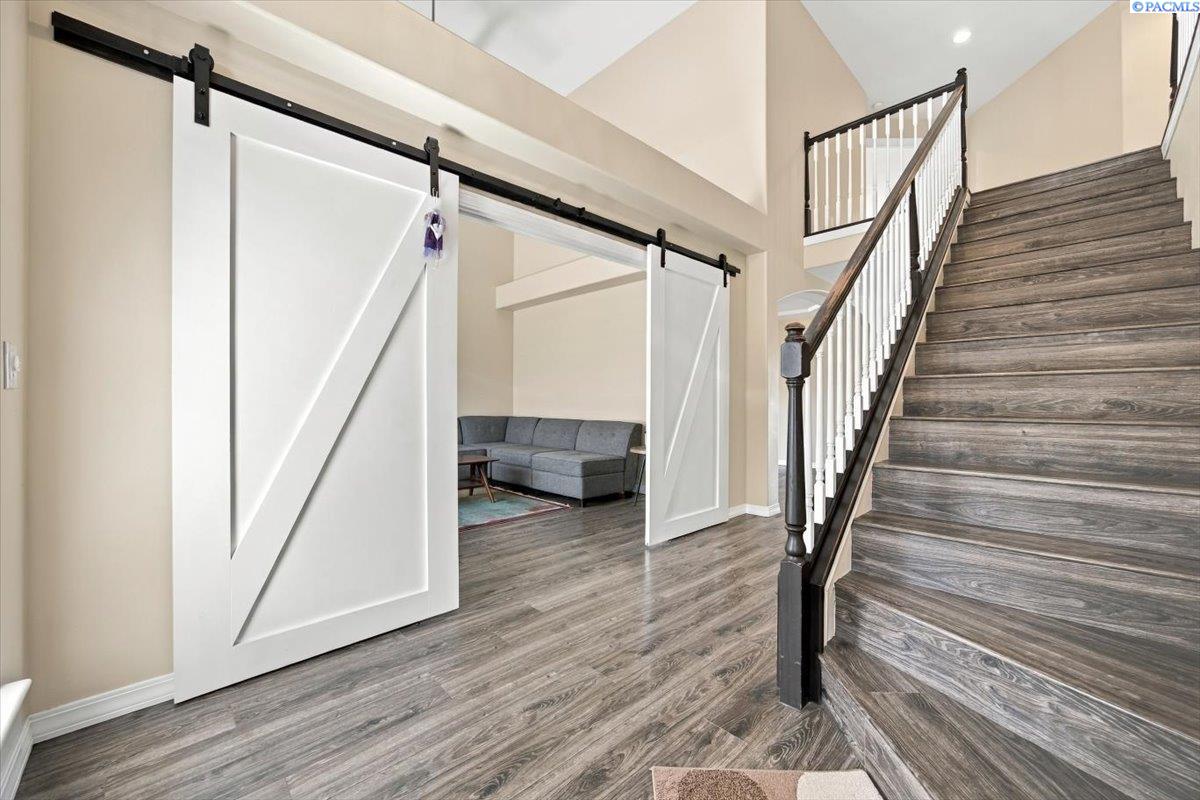 858 Rand Dr, Richland, WA 99352