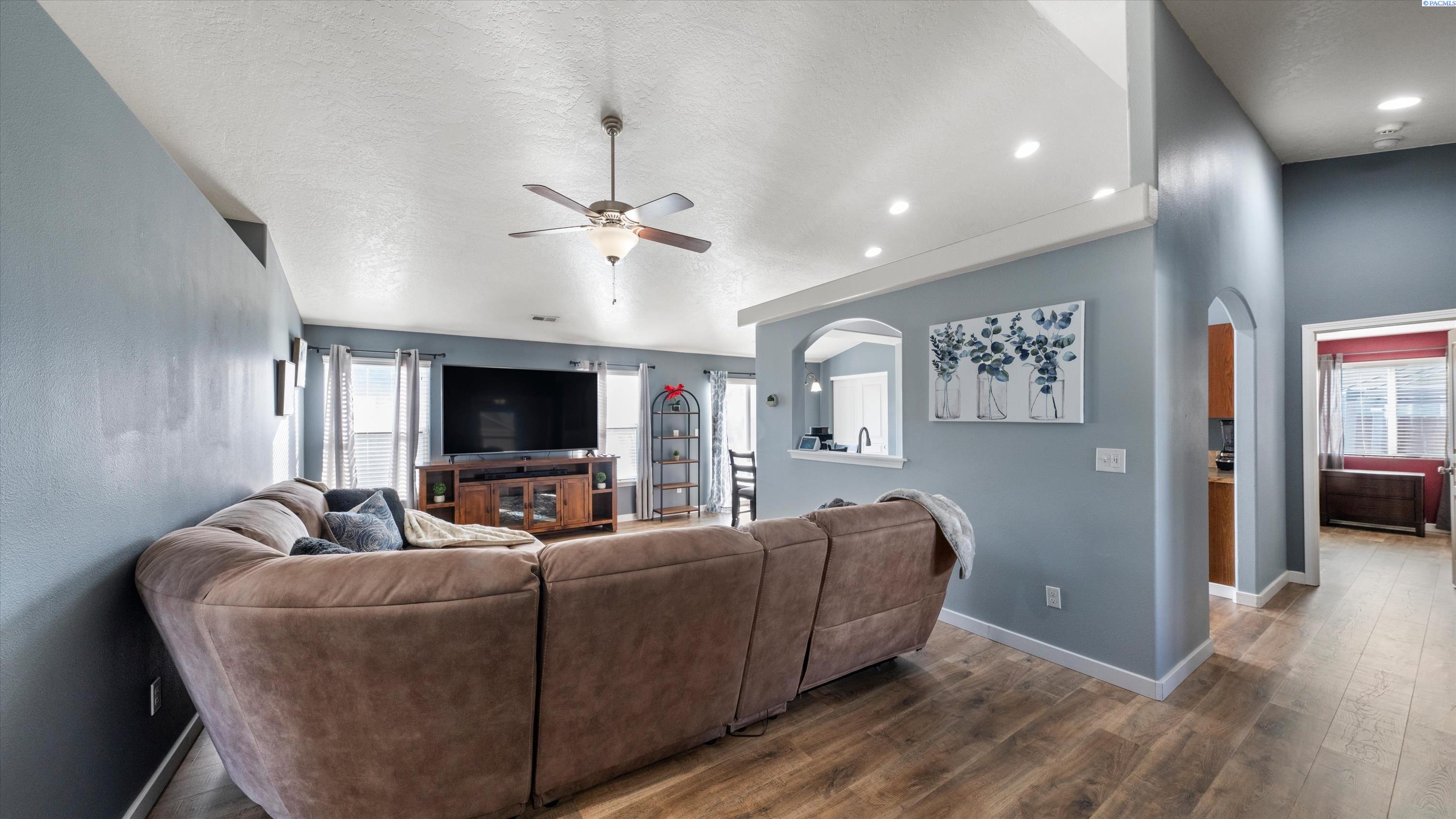 6019 Washougal Ln, Pasco, WA 99301