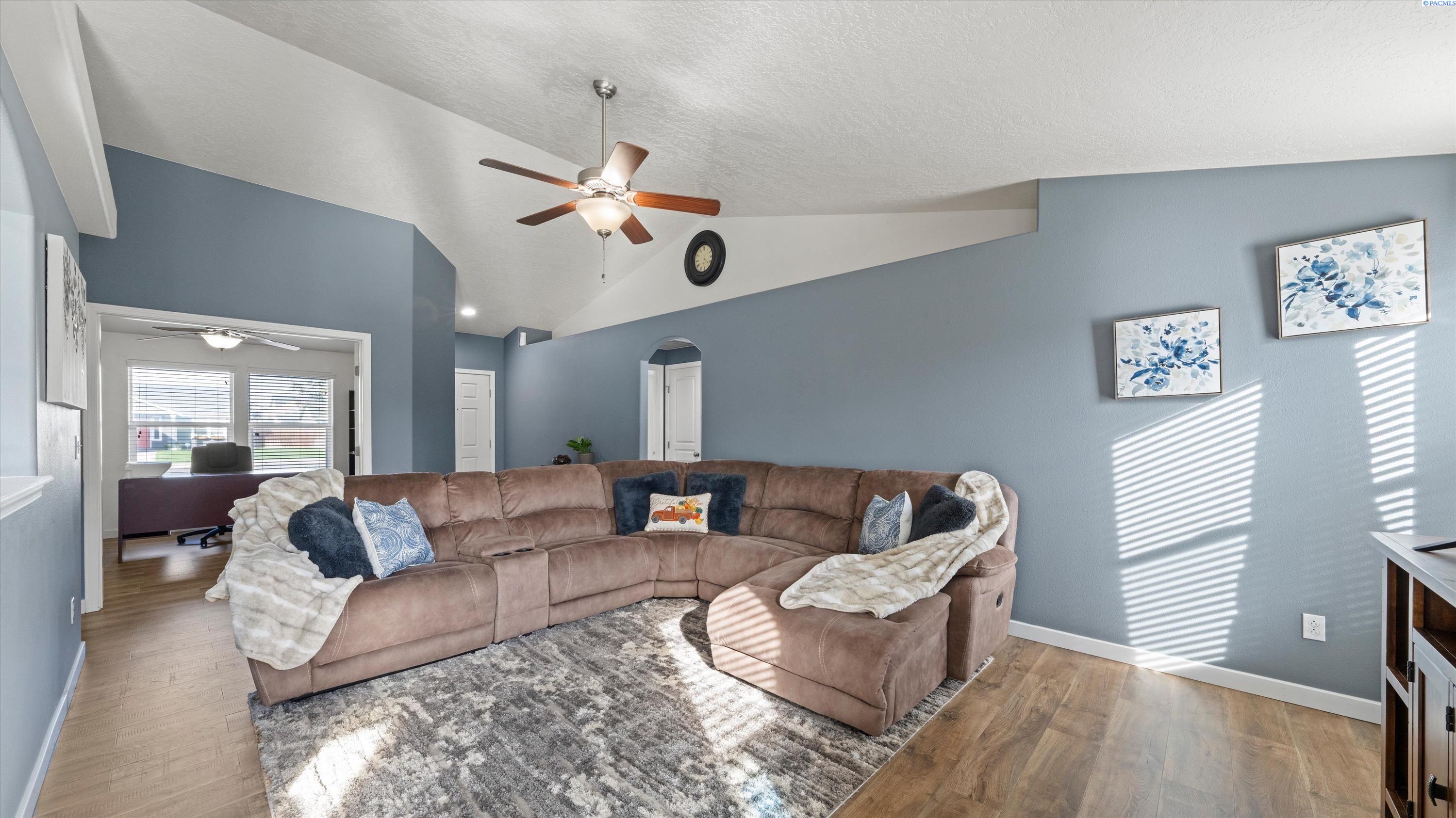 6019 Washougal Ln, Pasco, WA 99301