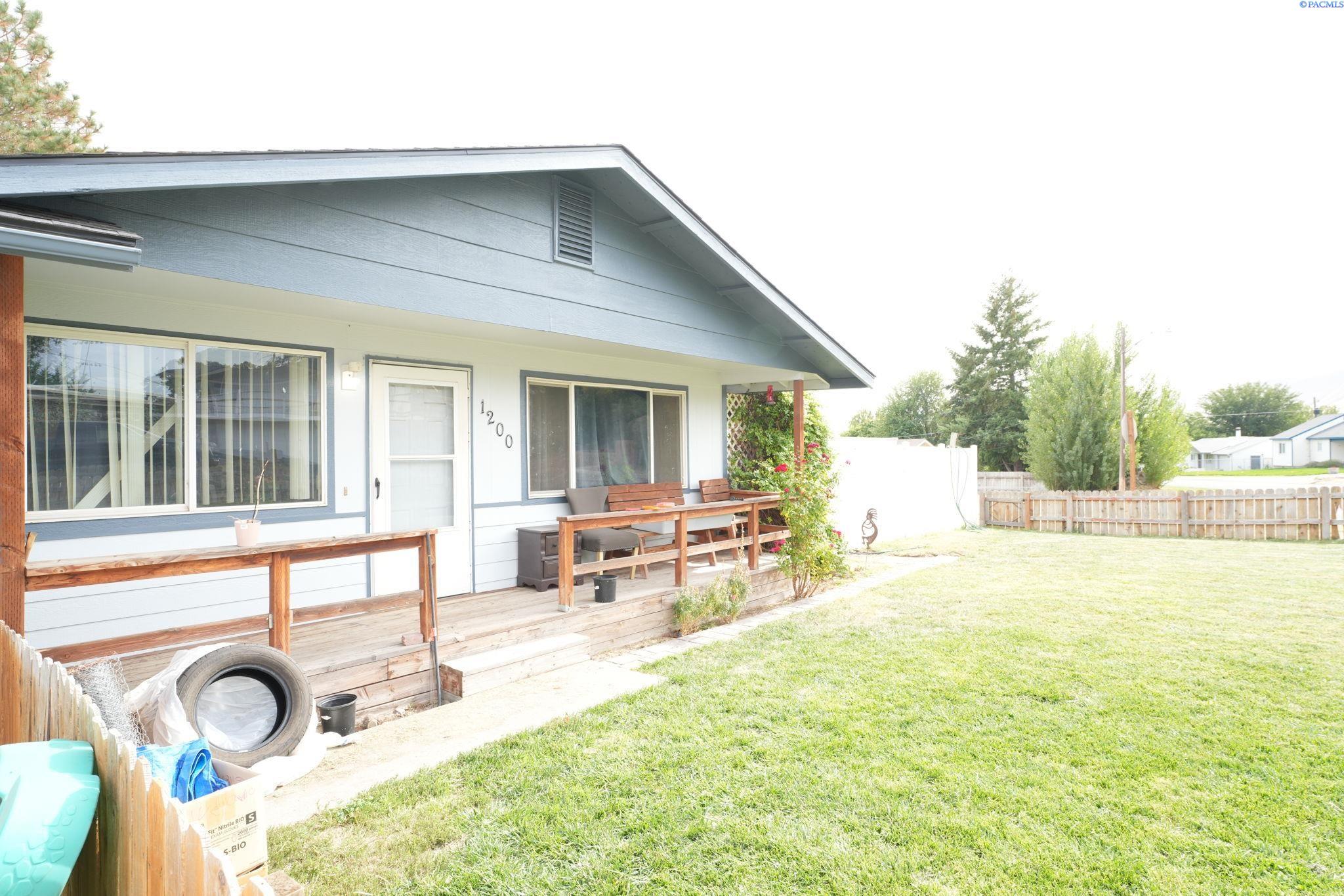 1200 13th St, Benton City, WA 99320