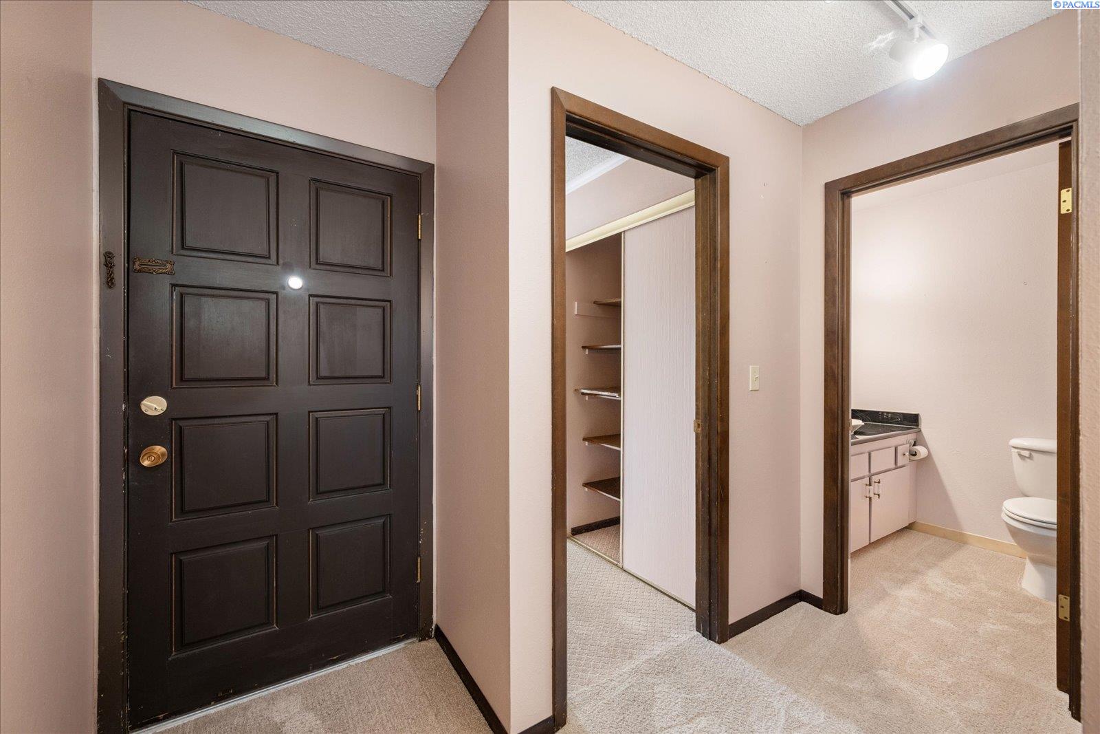 2912 W Hood Ave #B104, Kennewick, WA 99336