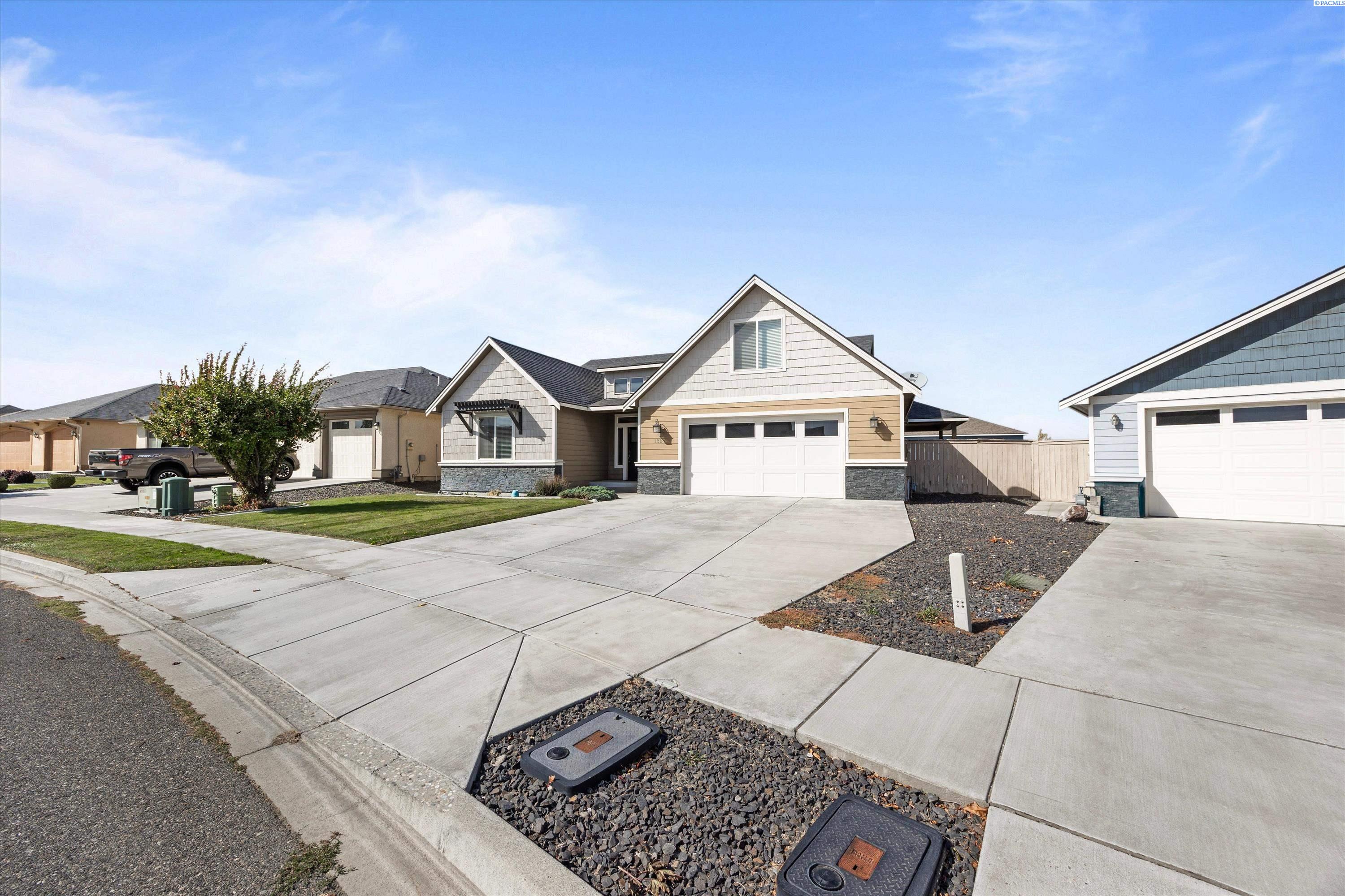 1327 N Oklahoma Pl, Kennewick, WA 99336