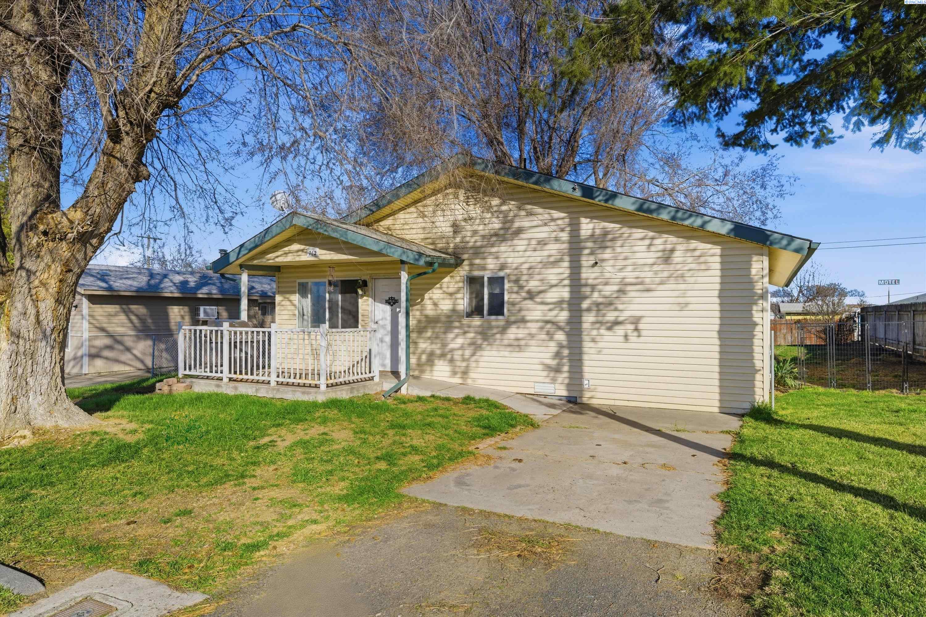 762 S 2nd Ave, Connell, WA 99326