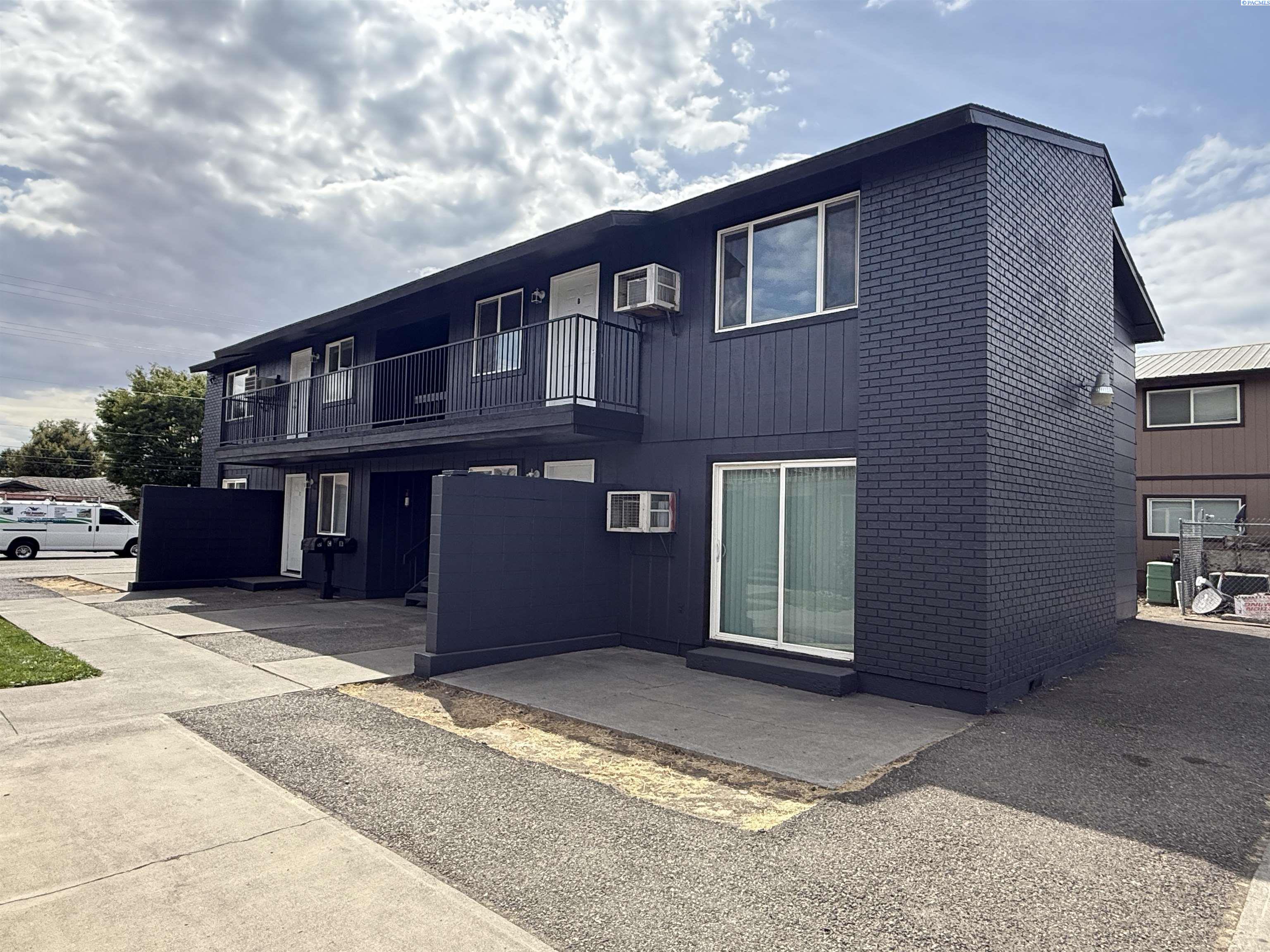 2029 W Pearl St, Pasco, WA 99301
