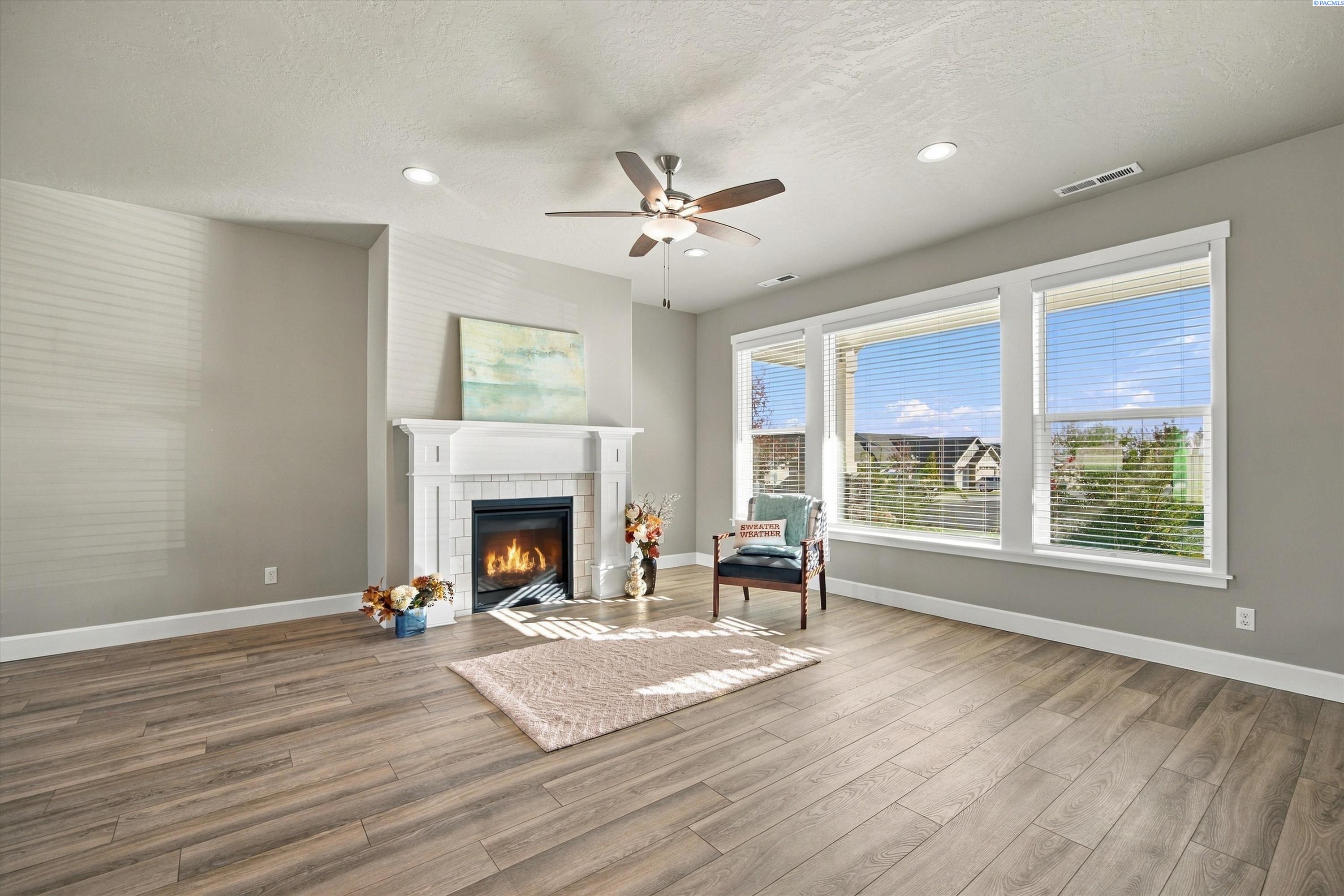 3668 S Van Buren St, Kennewick, WA 99338