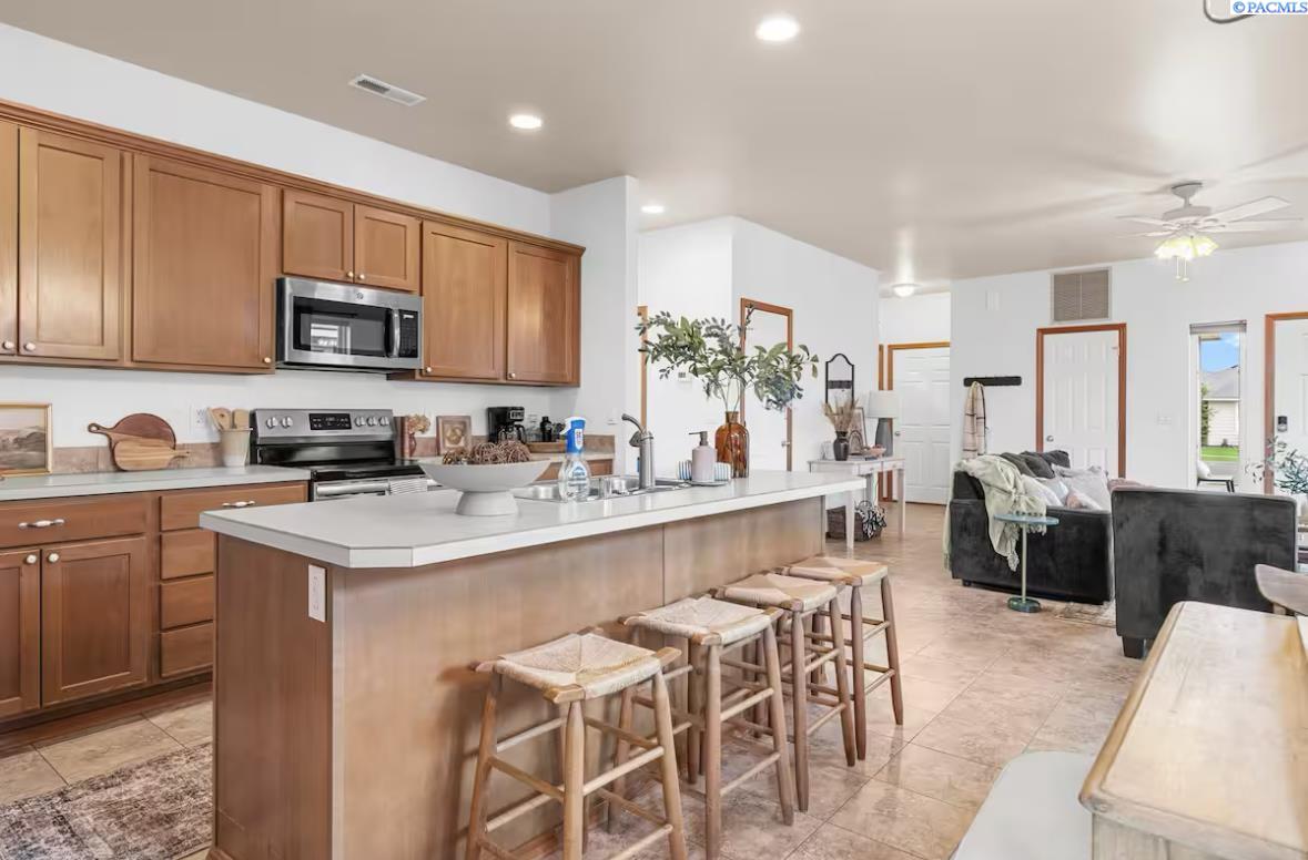 1915 S Neel St, Kennewick, WA 99338
