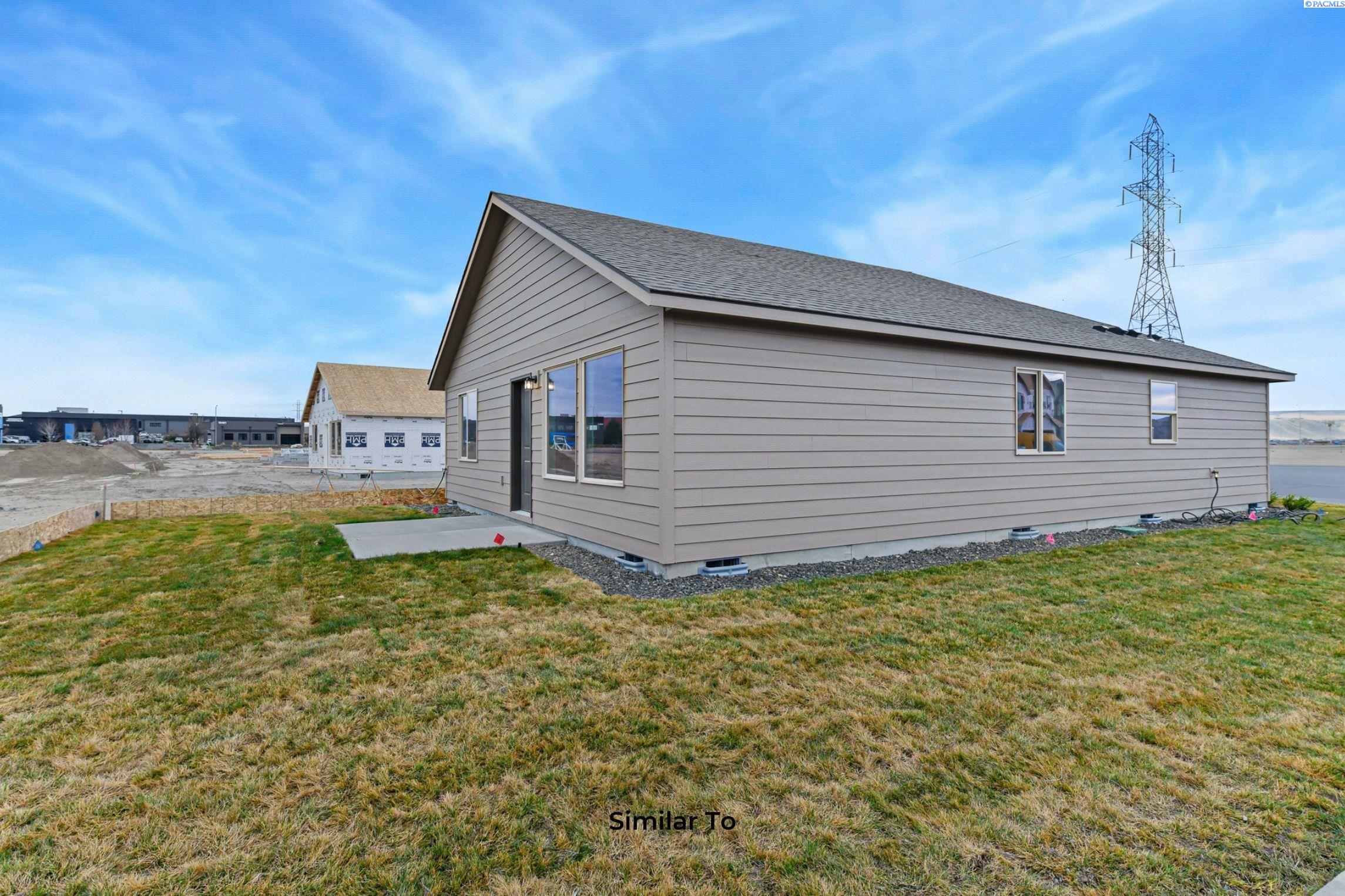751 Honeylicious St, Richland, WA 99352