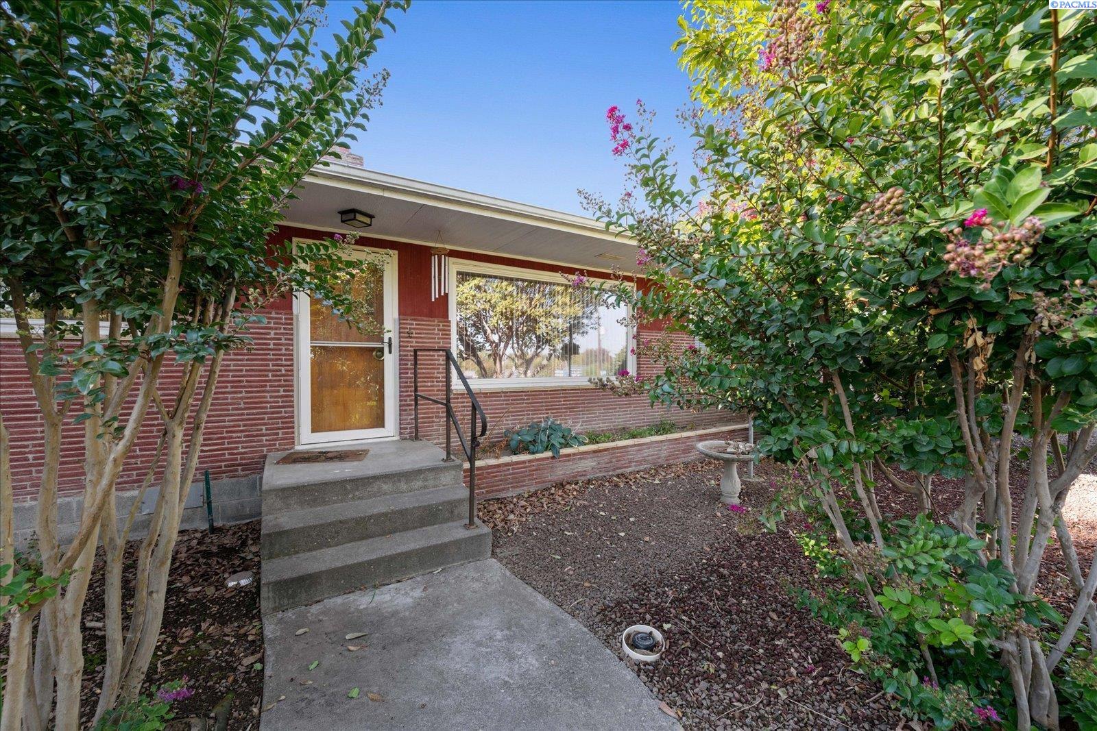 1723 W 7th Pl, Kennewick, WA 99336