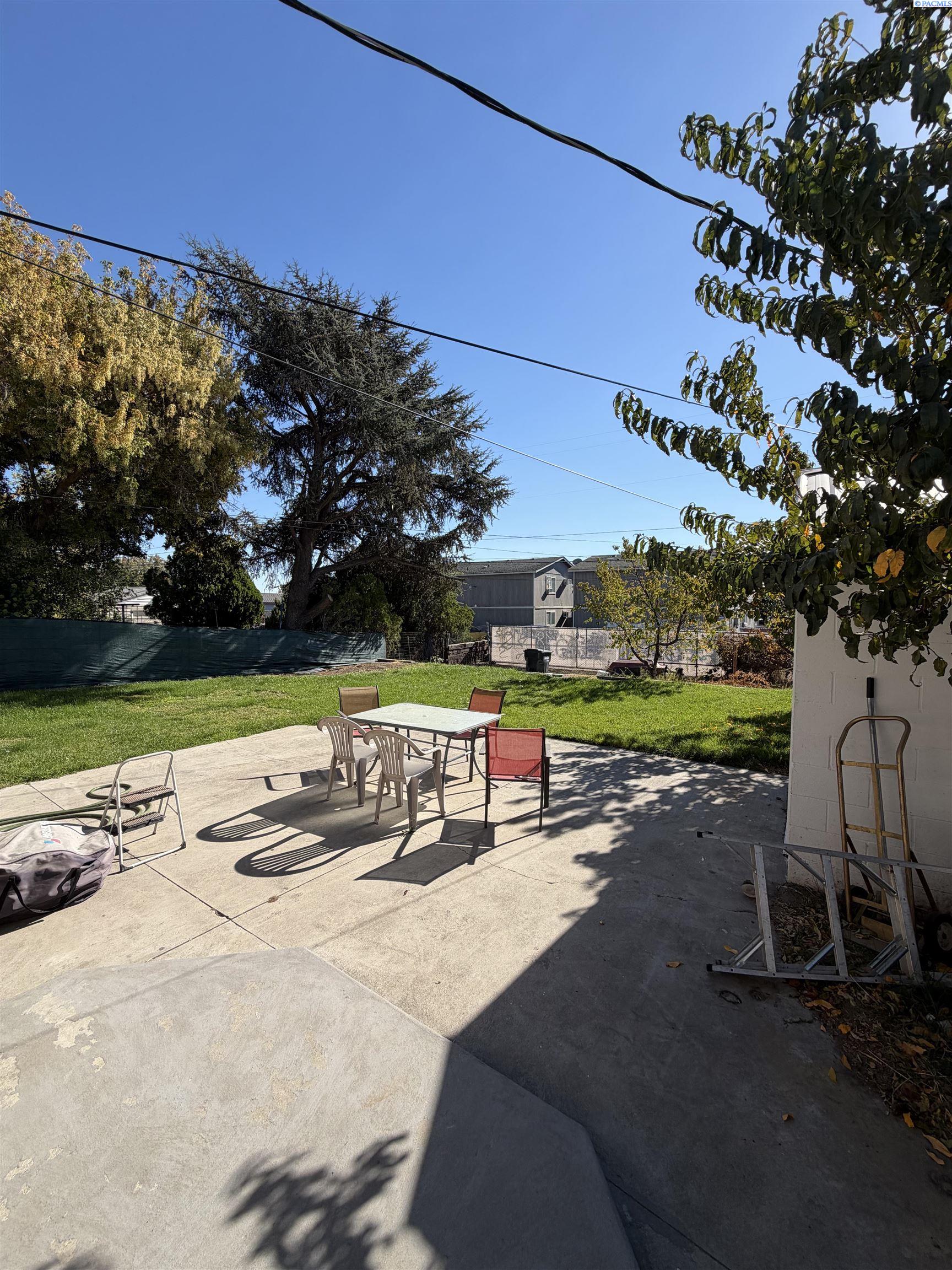 1824 W Hopkins St, Pasco, WA 99301