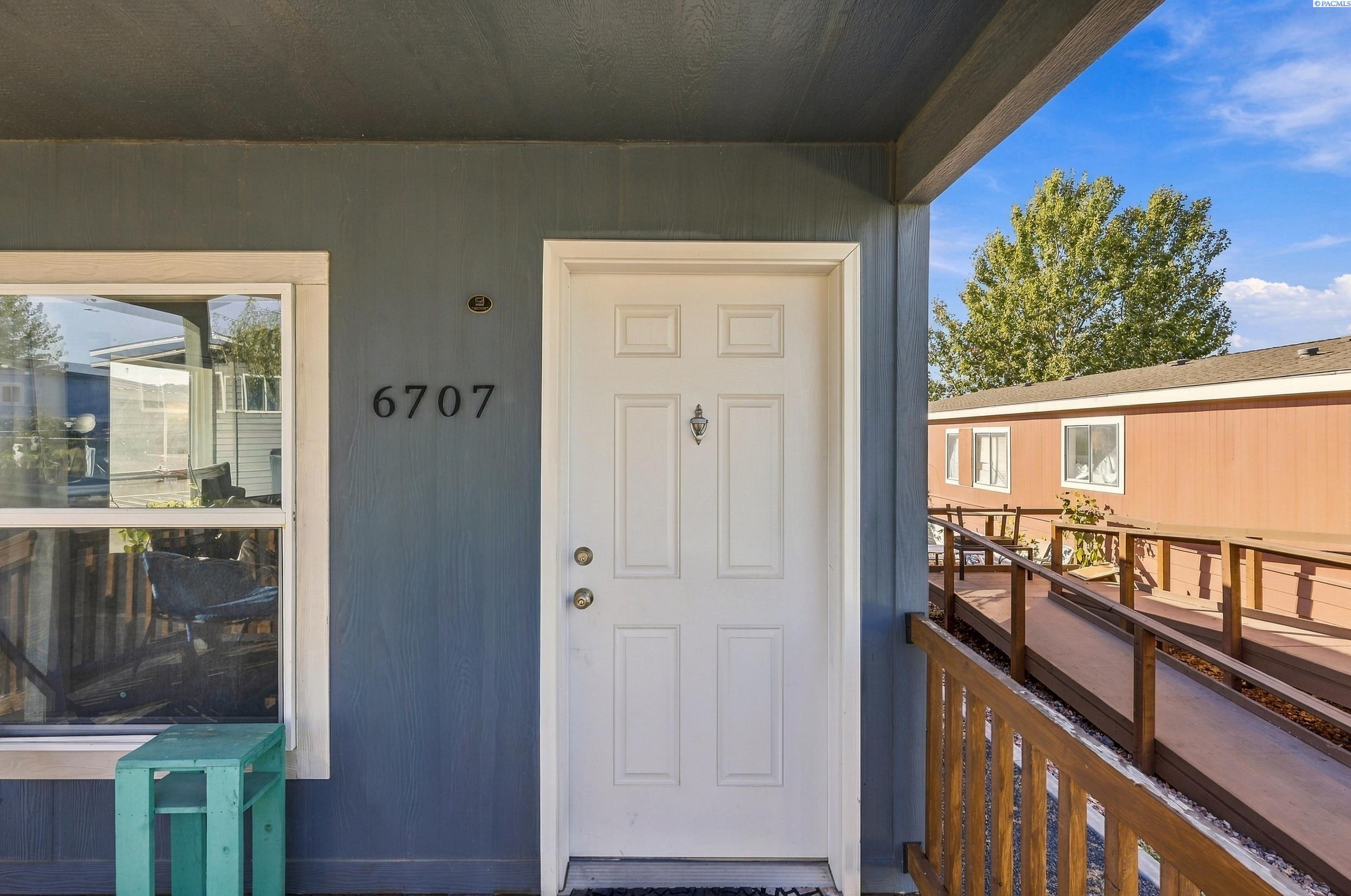 6707 James St, West Richland, WA 99353