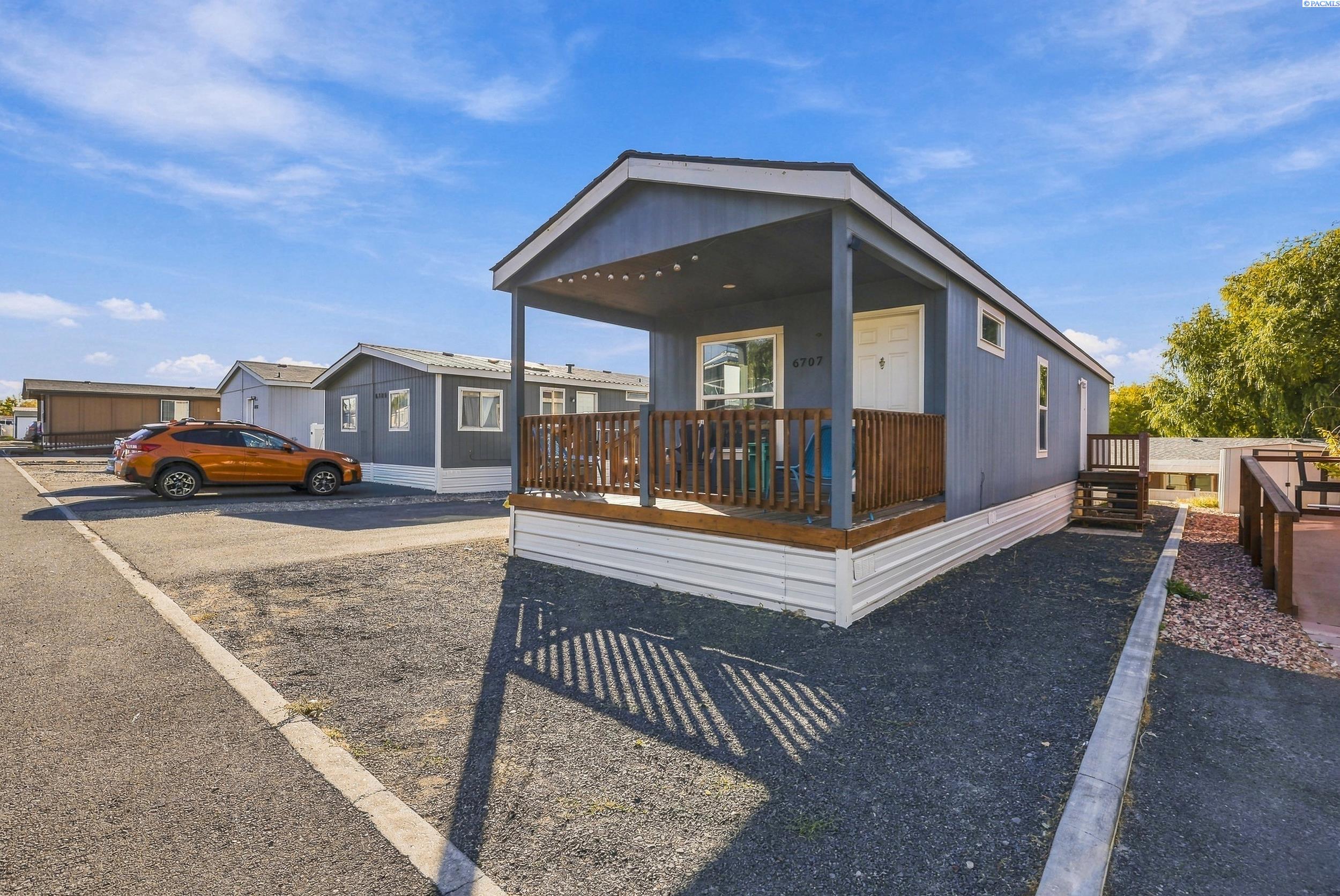 6707 James St, West Richland, WA 99353