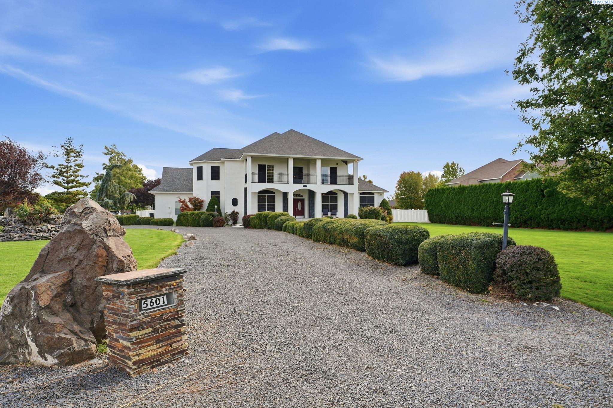 5601 Glenbrook Loop, West Richland, WA 99353