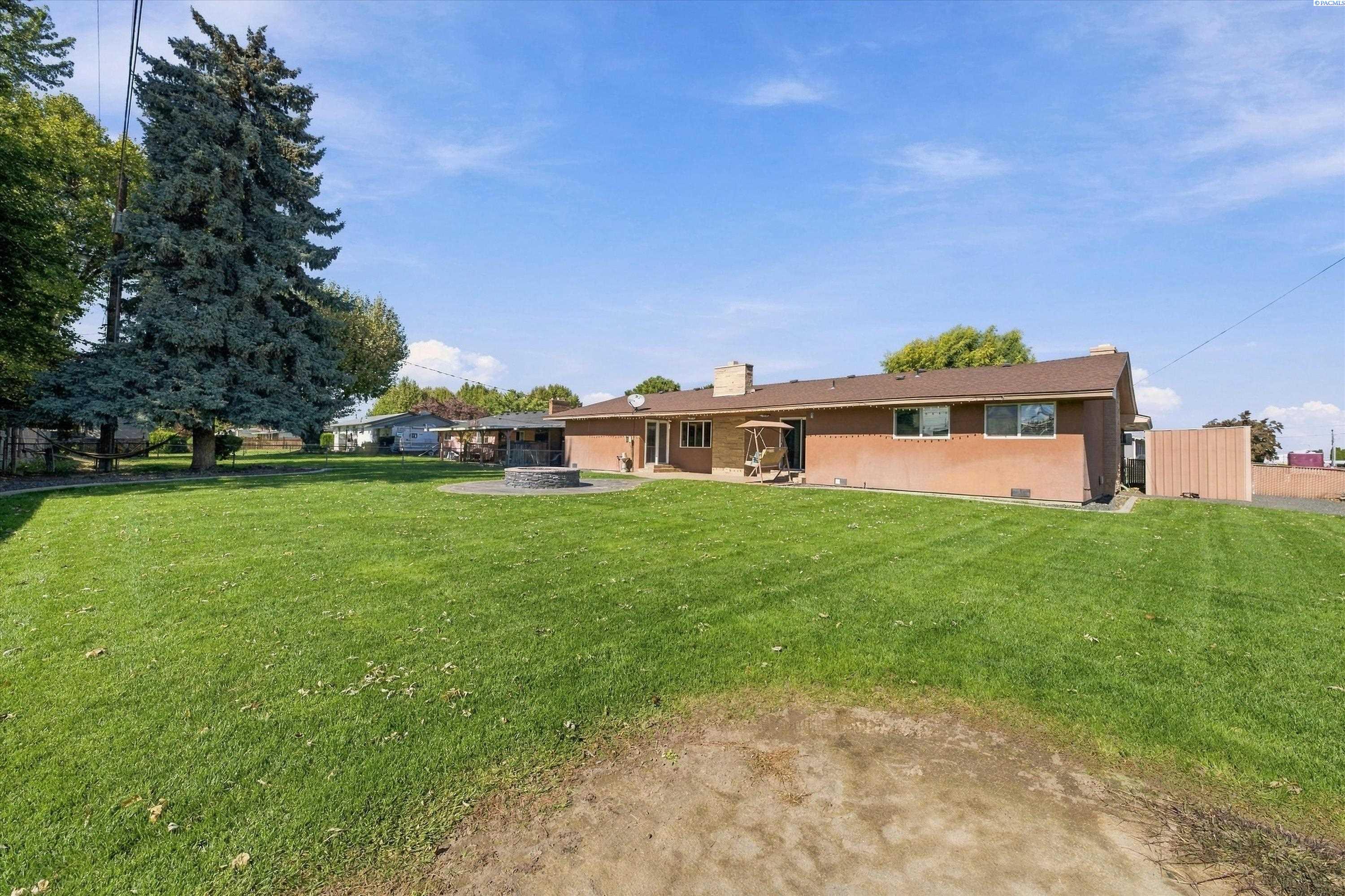 3008 W Ella St, Pasco, WA 99301