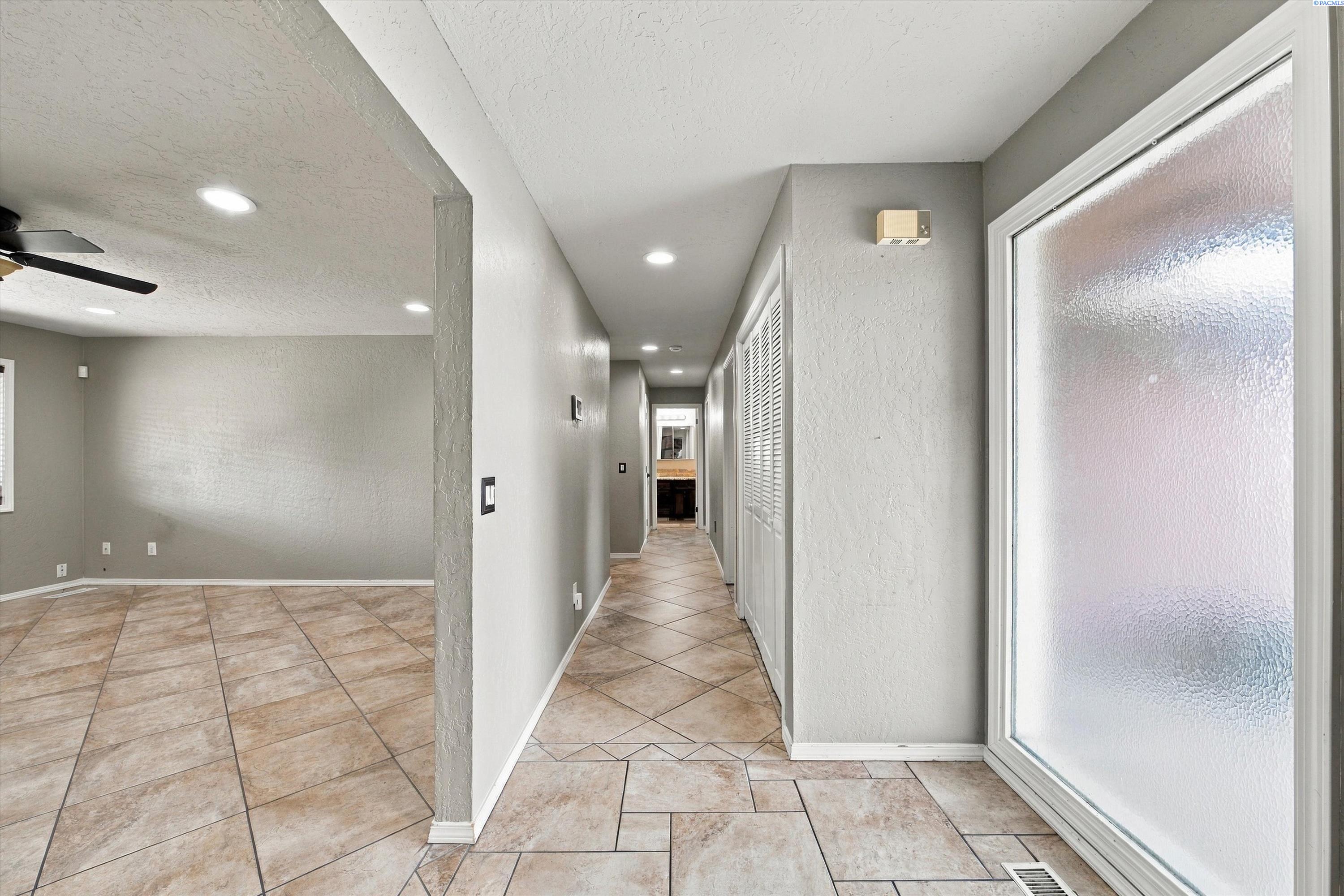 3008 W Ella St, Pasco, WA 99301