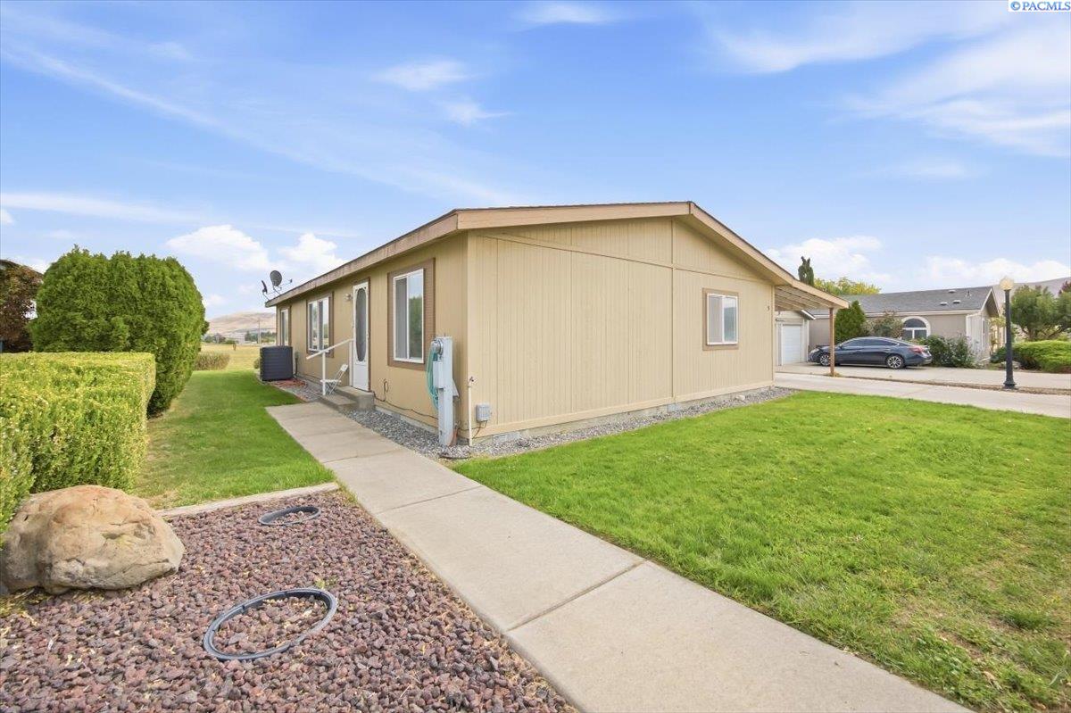355 Old Inland Empire Hwy #5 #5, Prosser, WA 99350-9207