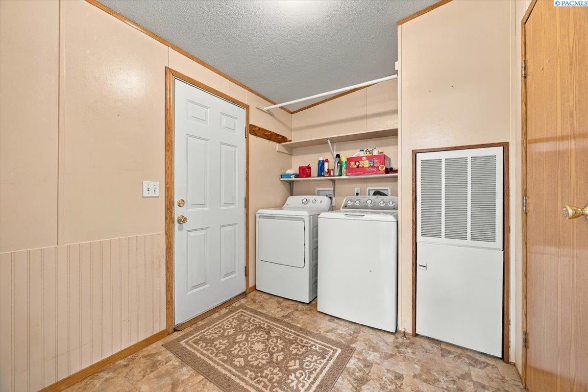 355 Old Inland Empire Hwy #5 #5, Prosser, WA 99350-9207