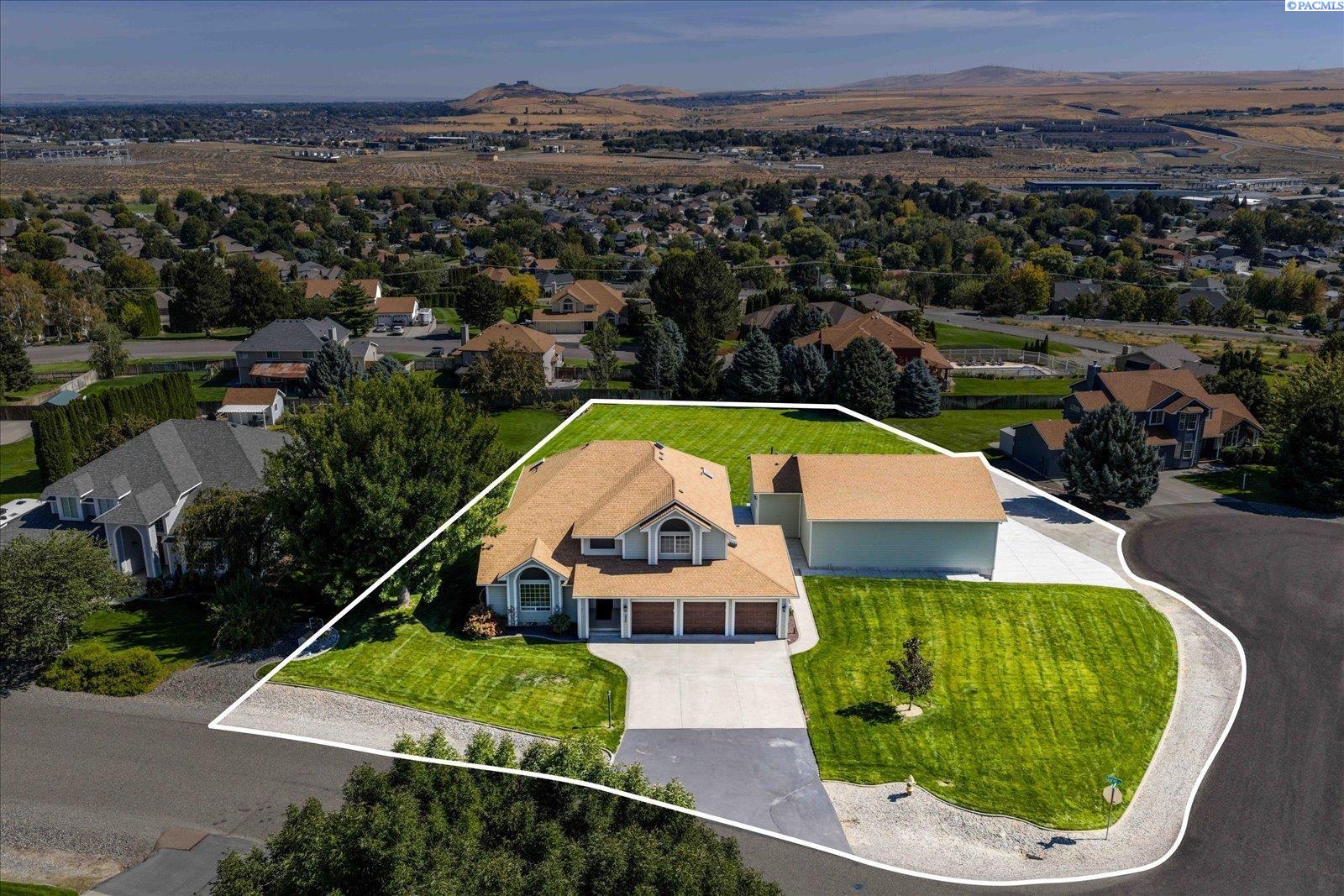 225 Sarah Rd, Kennewick, WA 99338