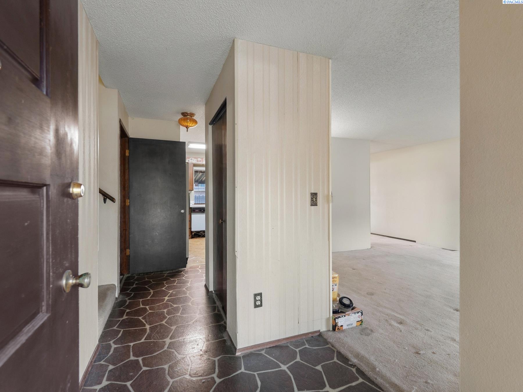 1109 Catskill St, Richland, WA 99354