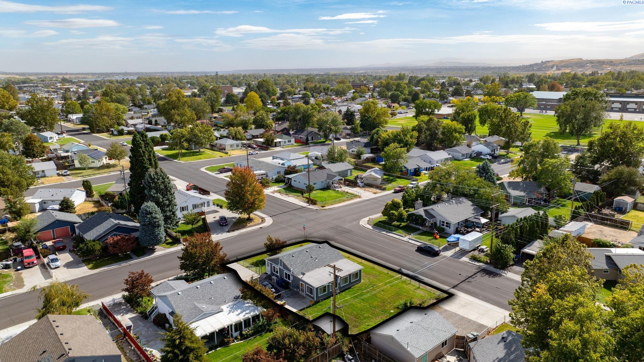 801 Willard Ave, Richland, WA 99352-3736