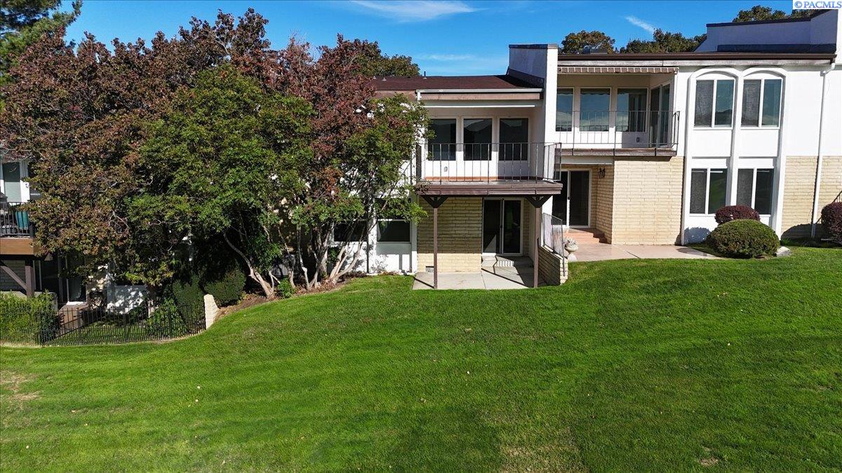 2009 Fairway Dr, Richland, WA 99352