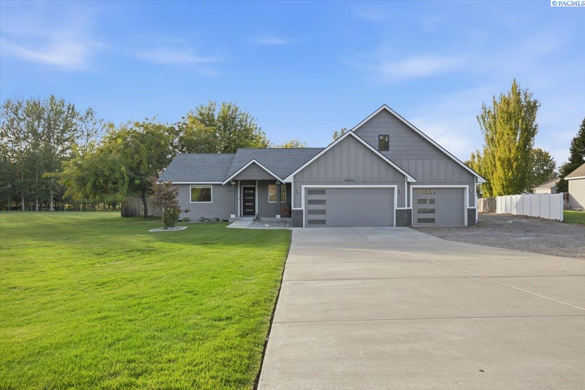 4403 Mount Daniel Ct, West Richland, WA 99353