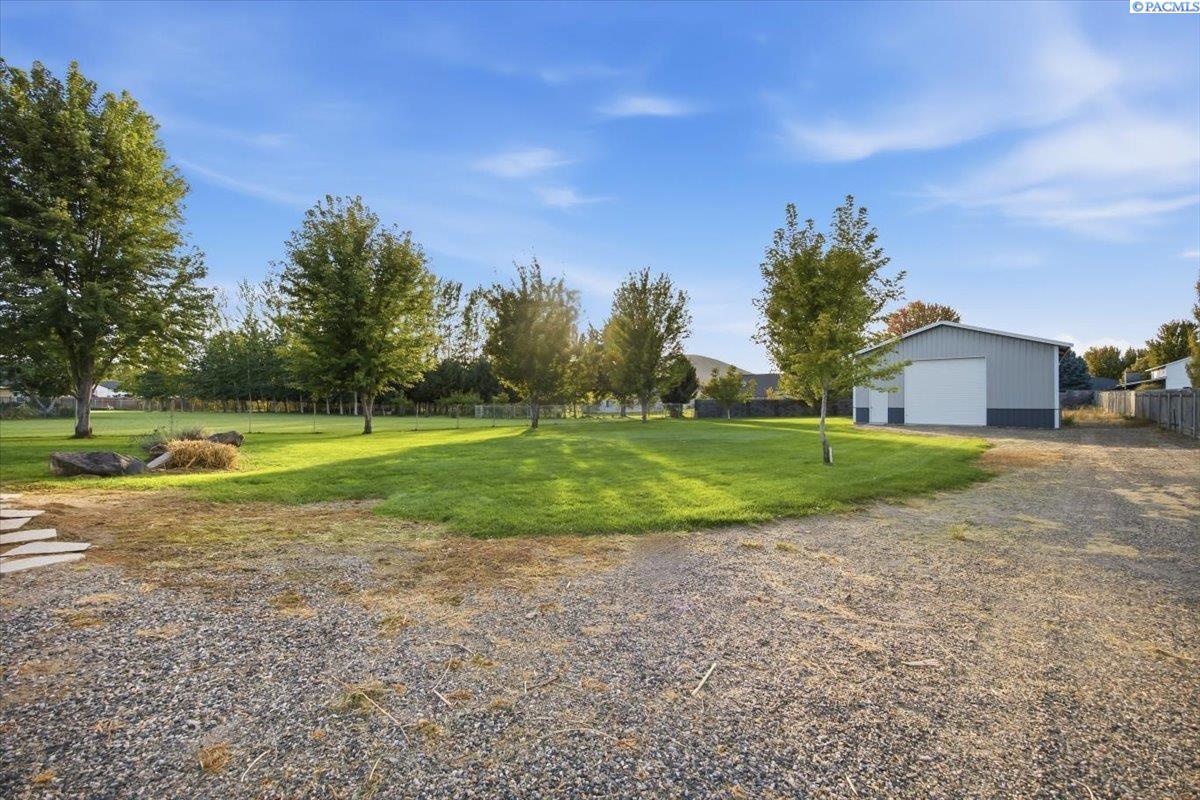 4403 Mount Daniel Ct, West Richland, WA 99353