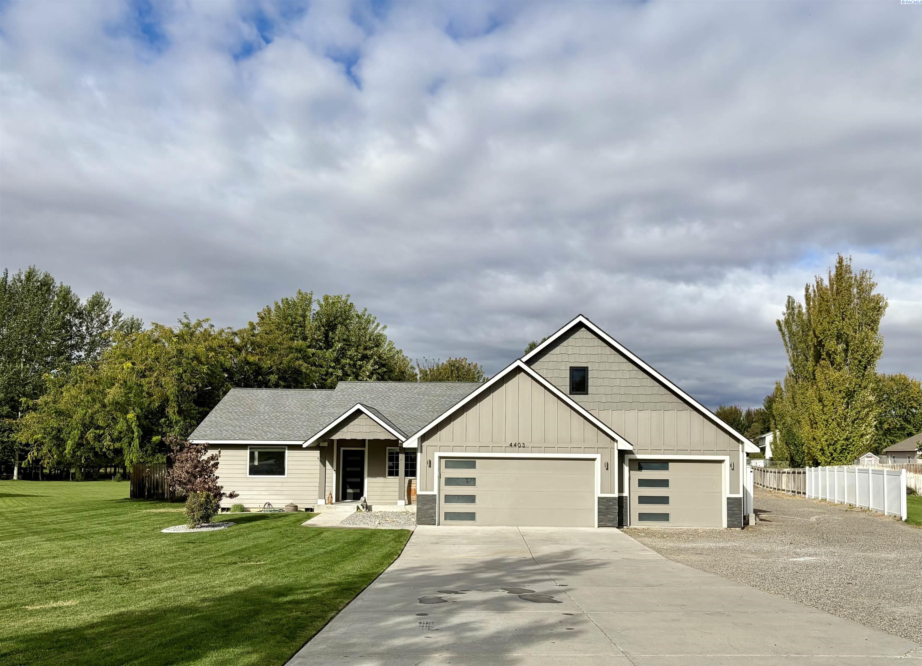 4403 Mount Daniel Ct, West Richland, WA 99353
