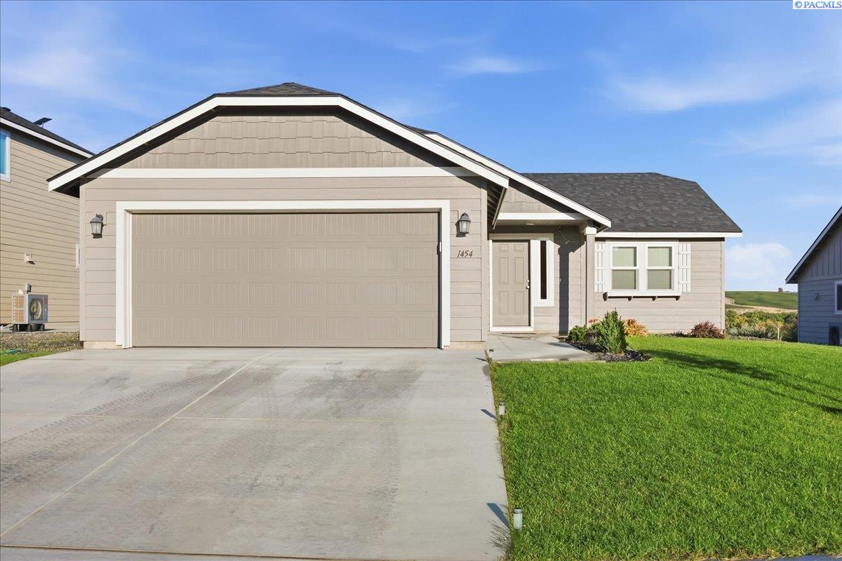 1454 9th St, Benton City, WA 99320
