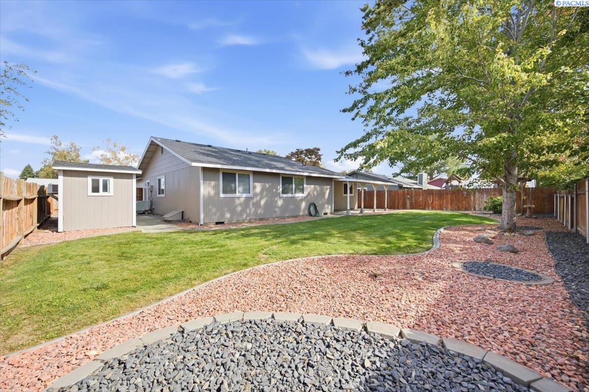 8607 W Entiat Ave, Kennewick, WA 99336