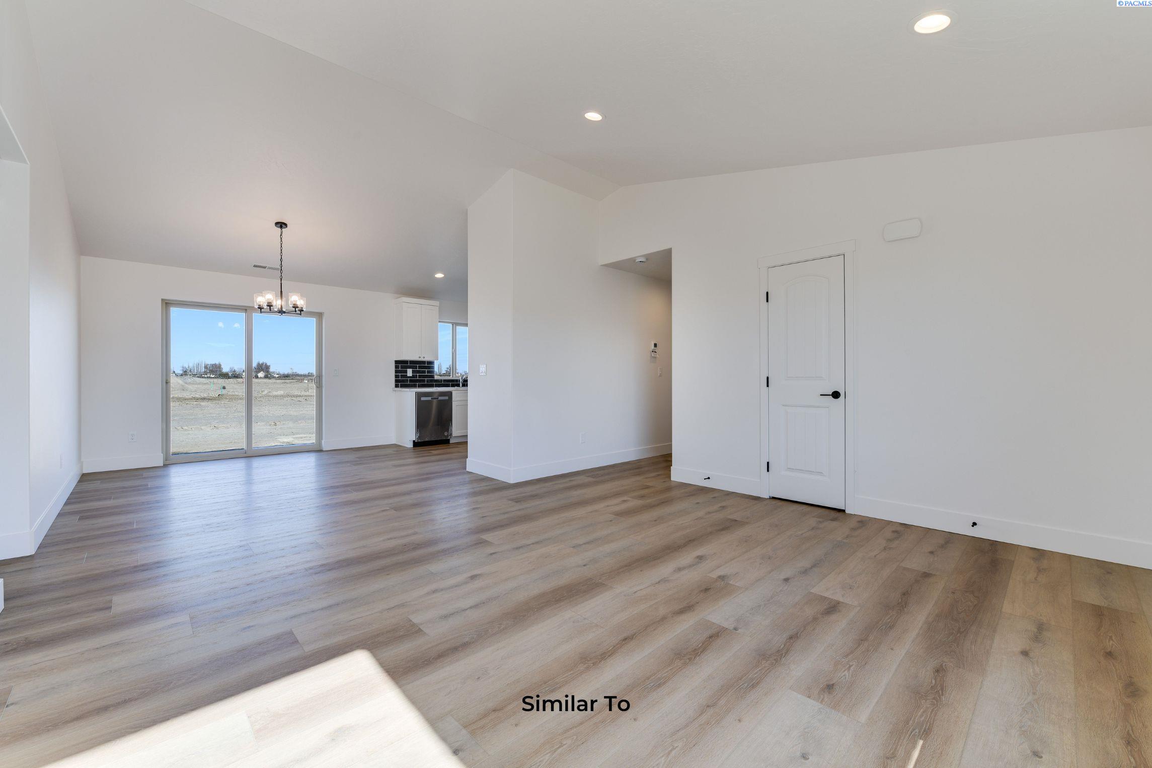 10212 Sunset Trl, Pasco, WA 99301