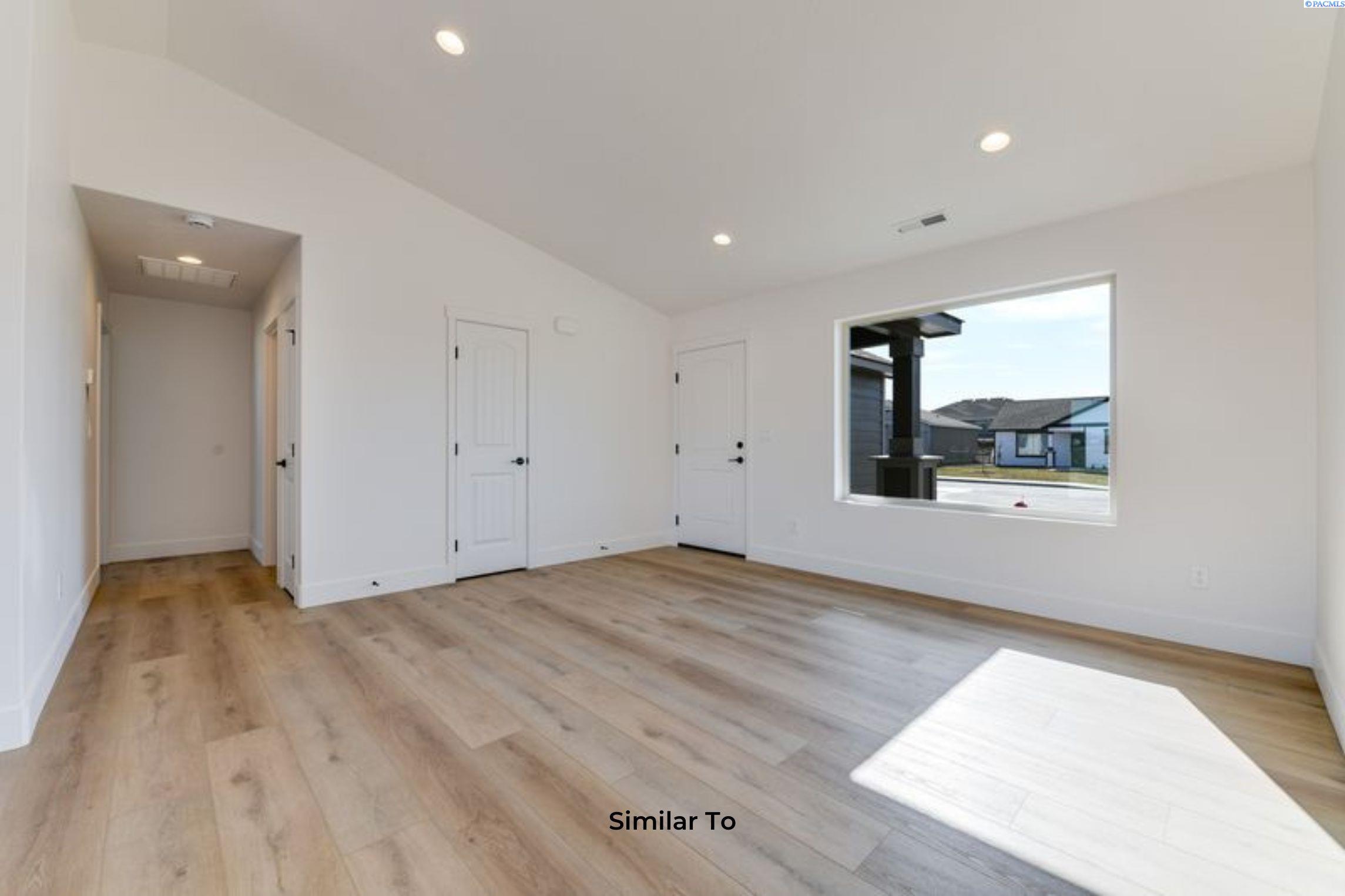 10212 Sunset Trl, Pasco, WA 99301