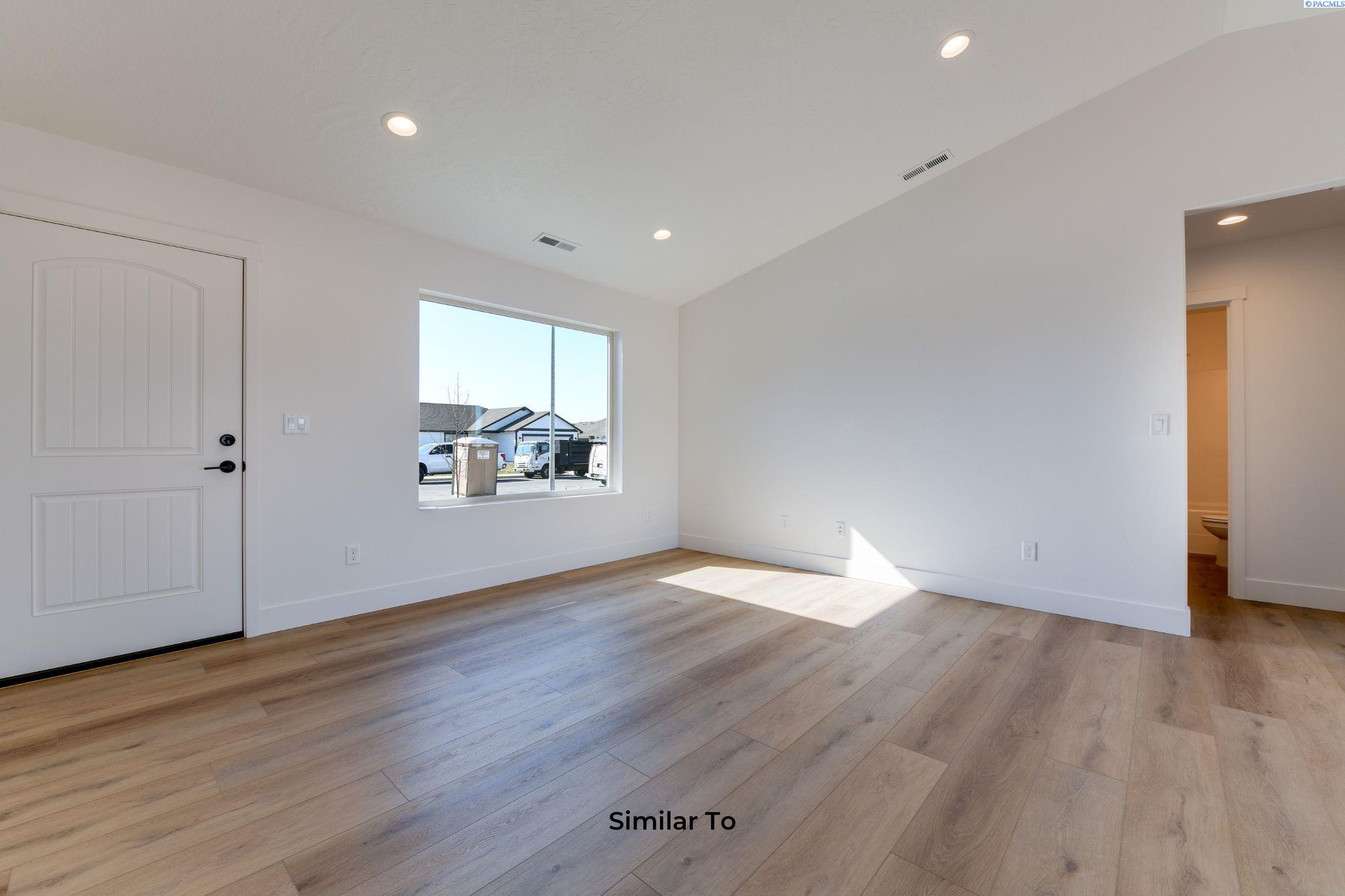 10212 Sunset Trl, Pasco, WA 99301