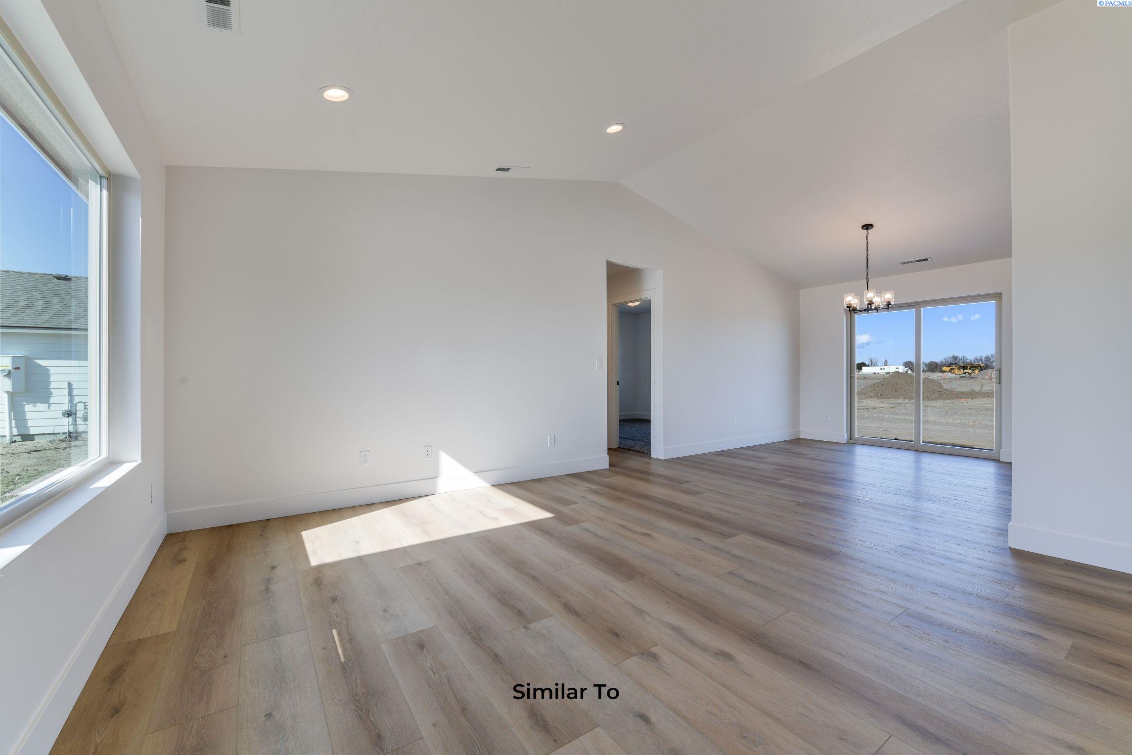 10212 Sunset Trl, Pasco, WA 99301