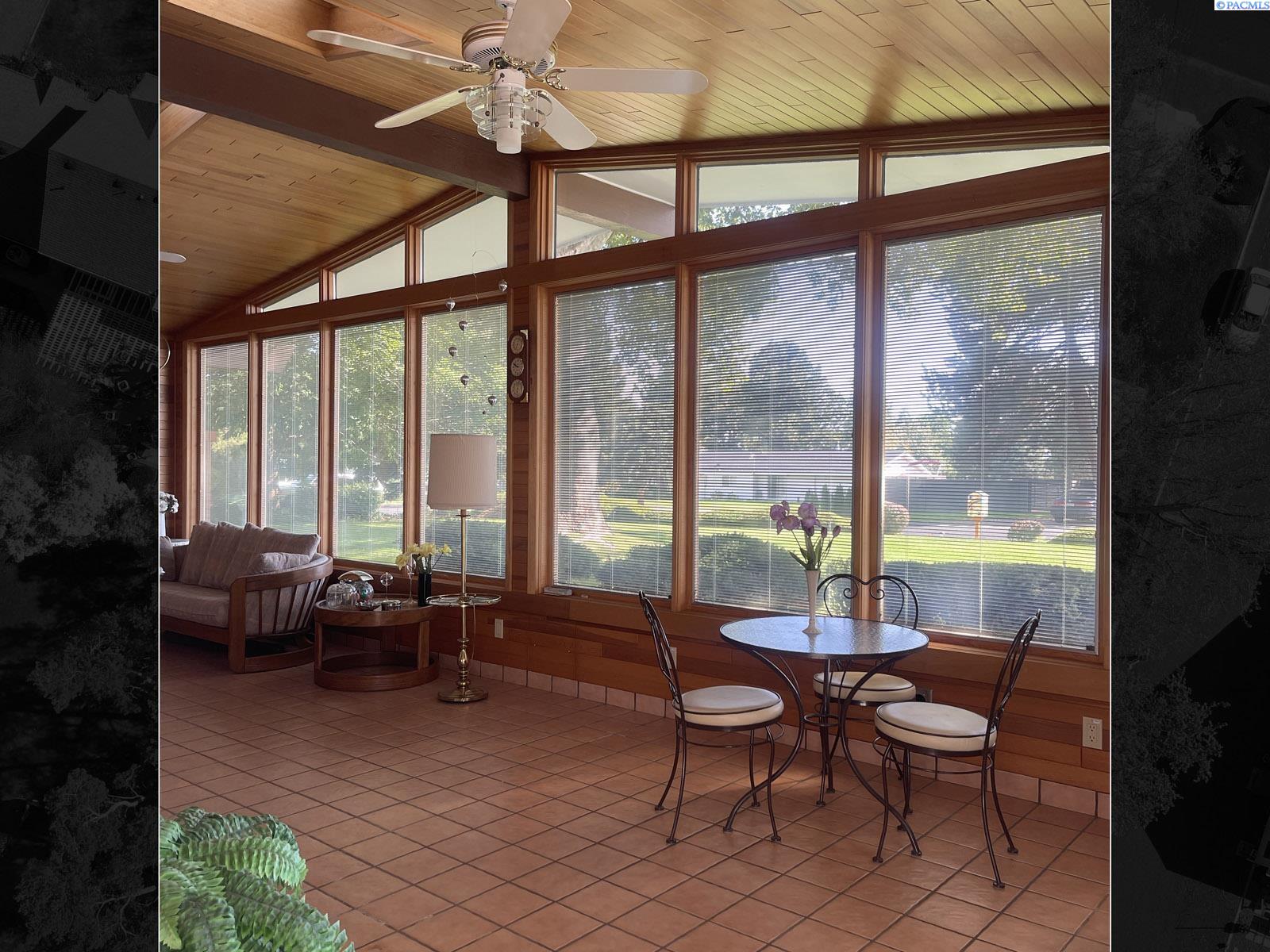 9013 Franklin Rd, Pasco, WA 99301