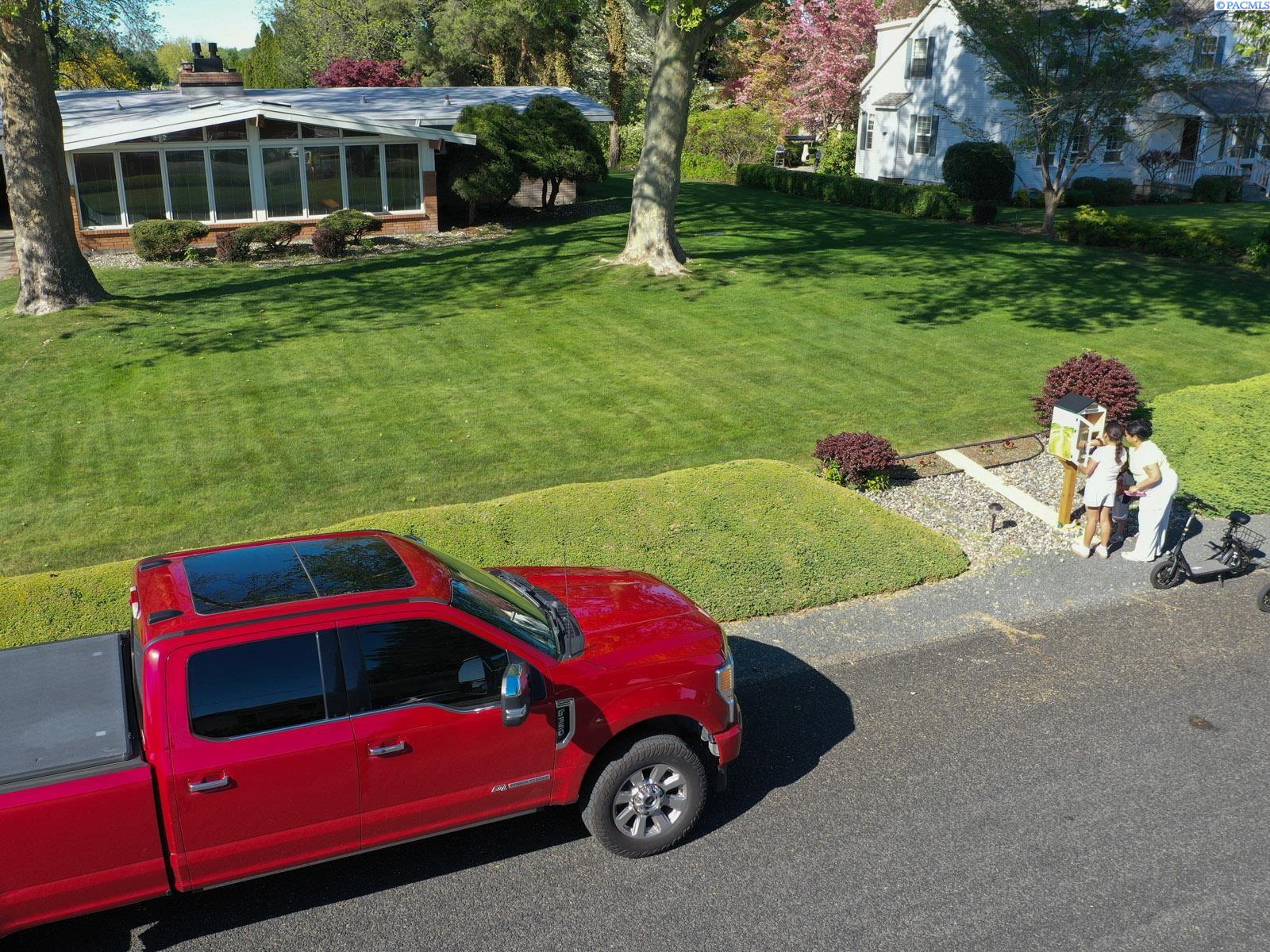 9013 Franklin Rd, Pasco, WA 99301