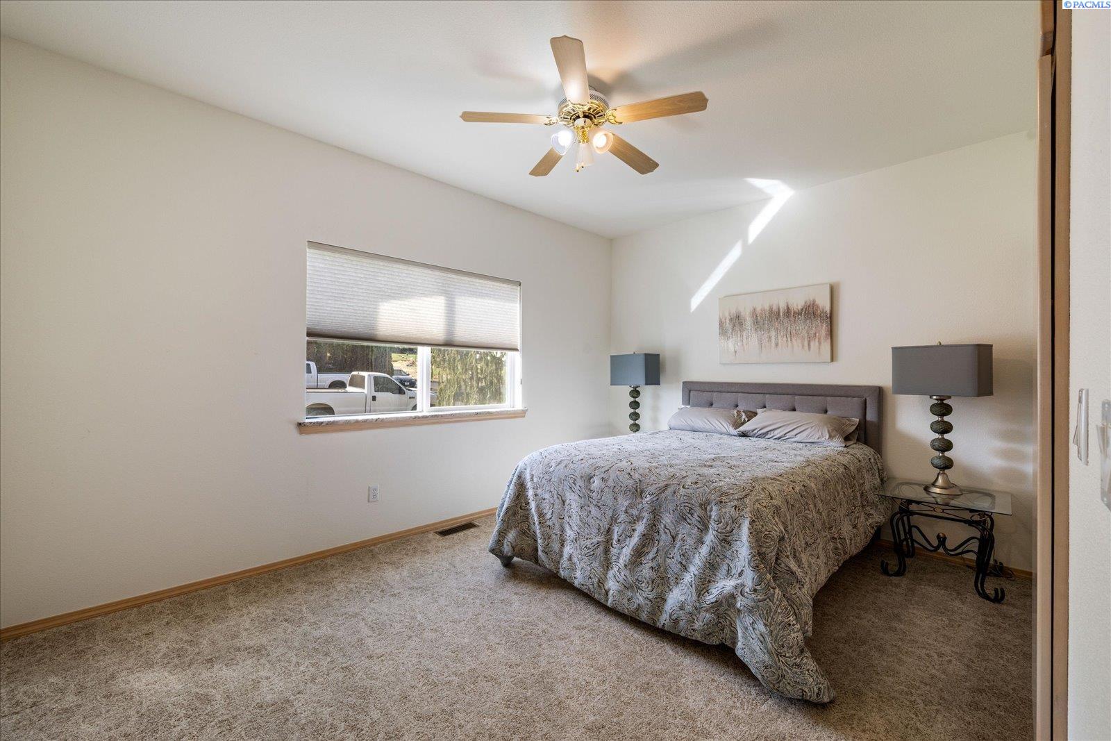 4946 W Tucannon Ave, Kennewick, WA 99336