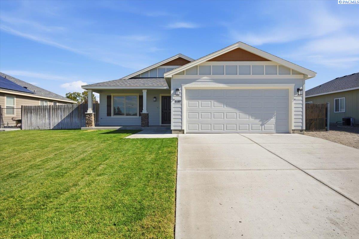 4409 Phoenix Ln, Pasco, WA 99301