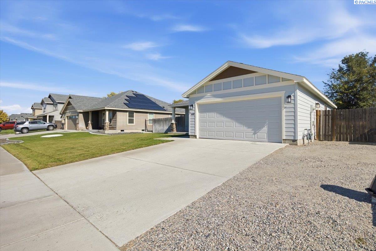4409 Phoenix Ln, Pasco, WA 99301