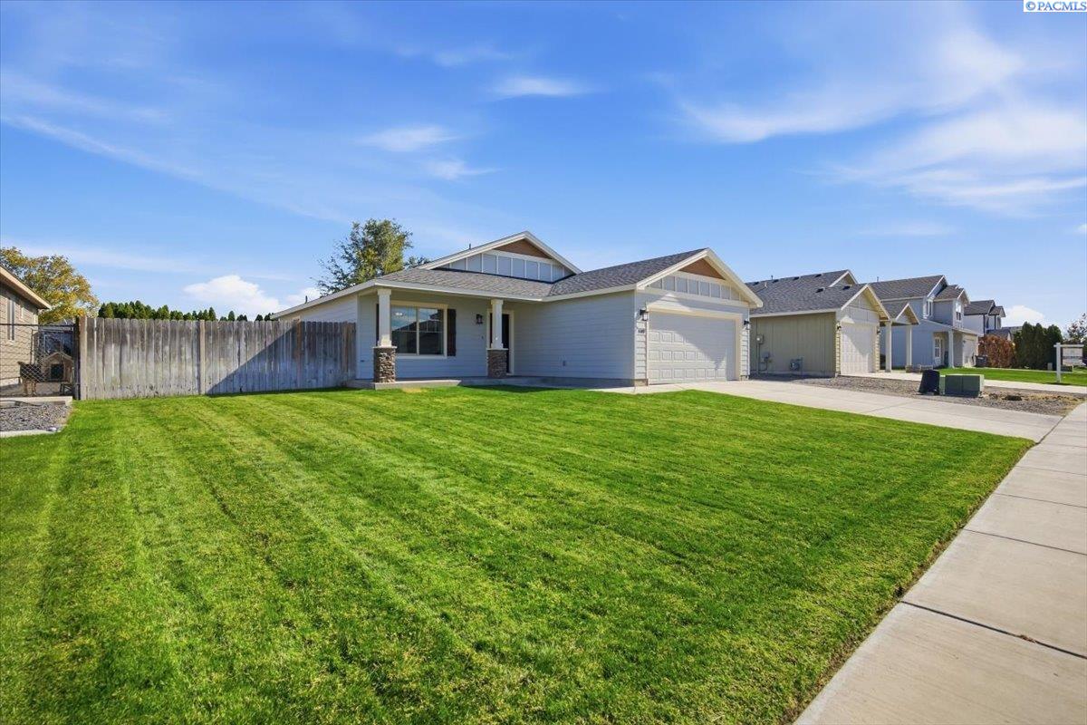 4409 Phoenix Ln, Pasco, WA 99301